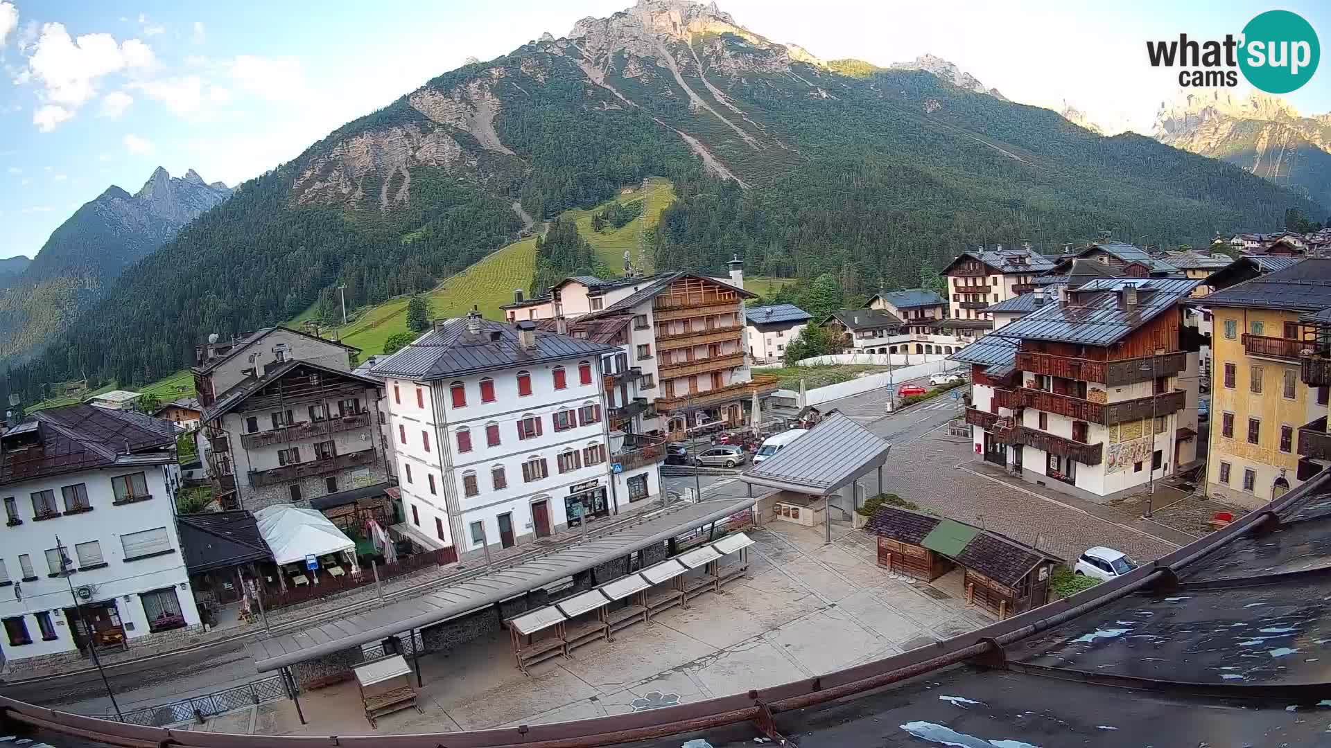 Piazza centrale di Forni di Sopra