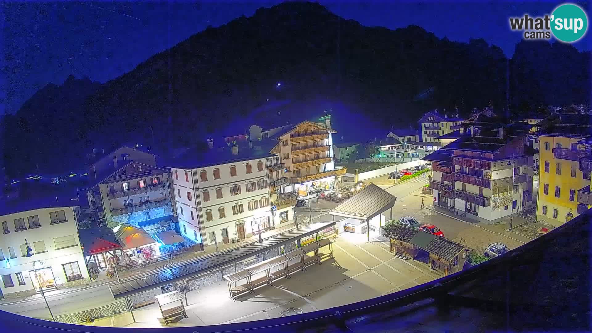 Piazza centrale di Forni di Sopra