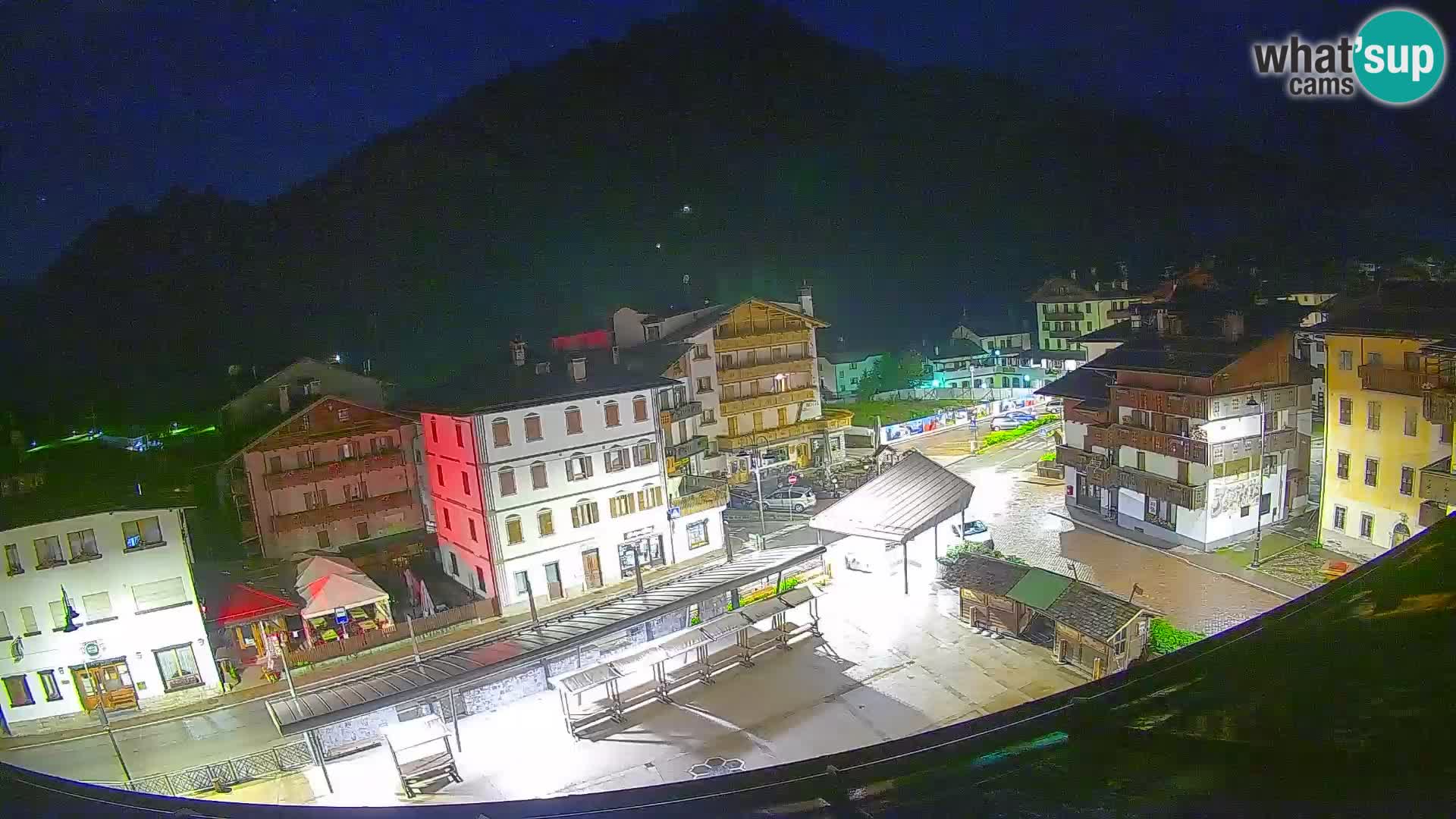 Plaza principal de Forni di Sopra