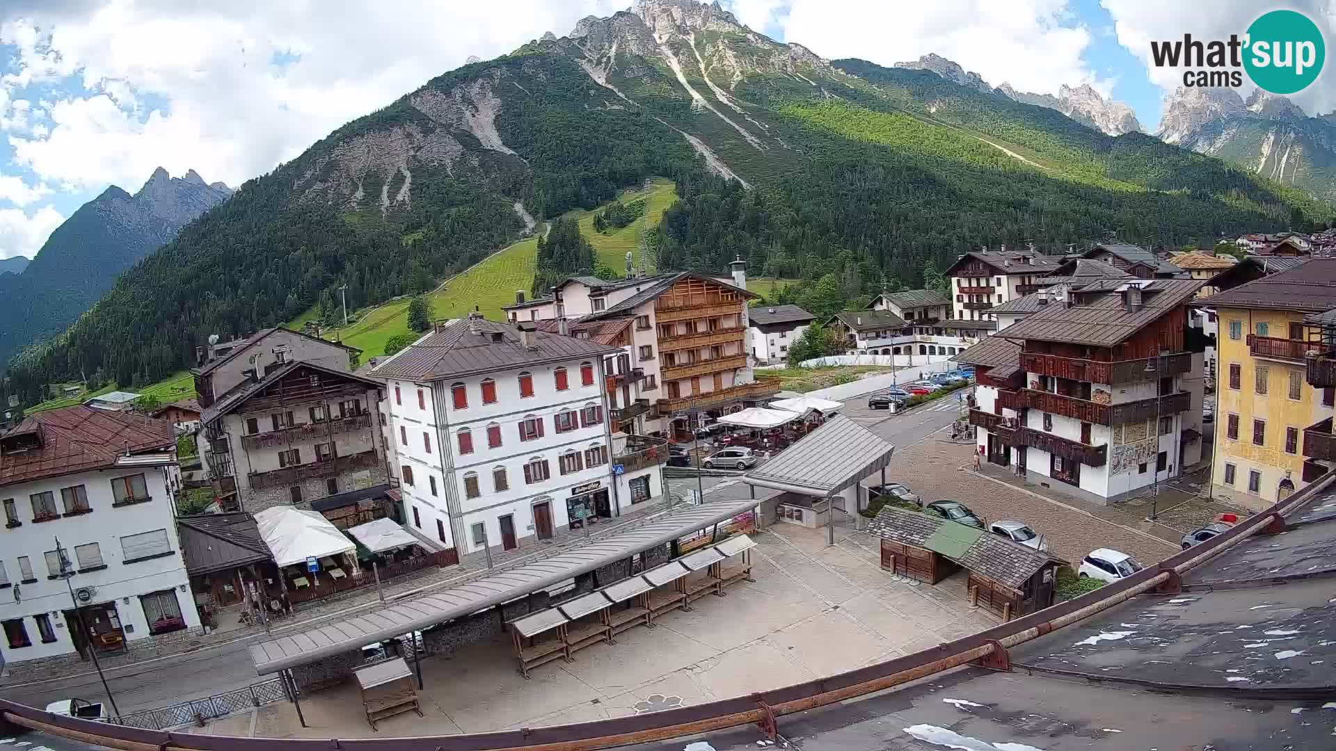 Piazza centrale di Forni di Sopra