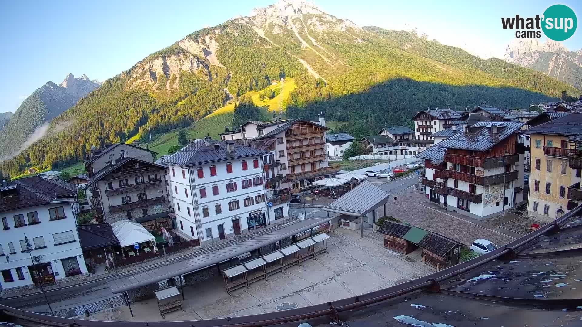 Piazza centrale di Forni di Sopra
