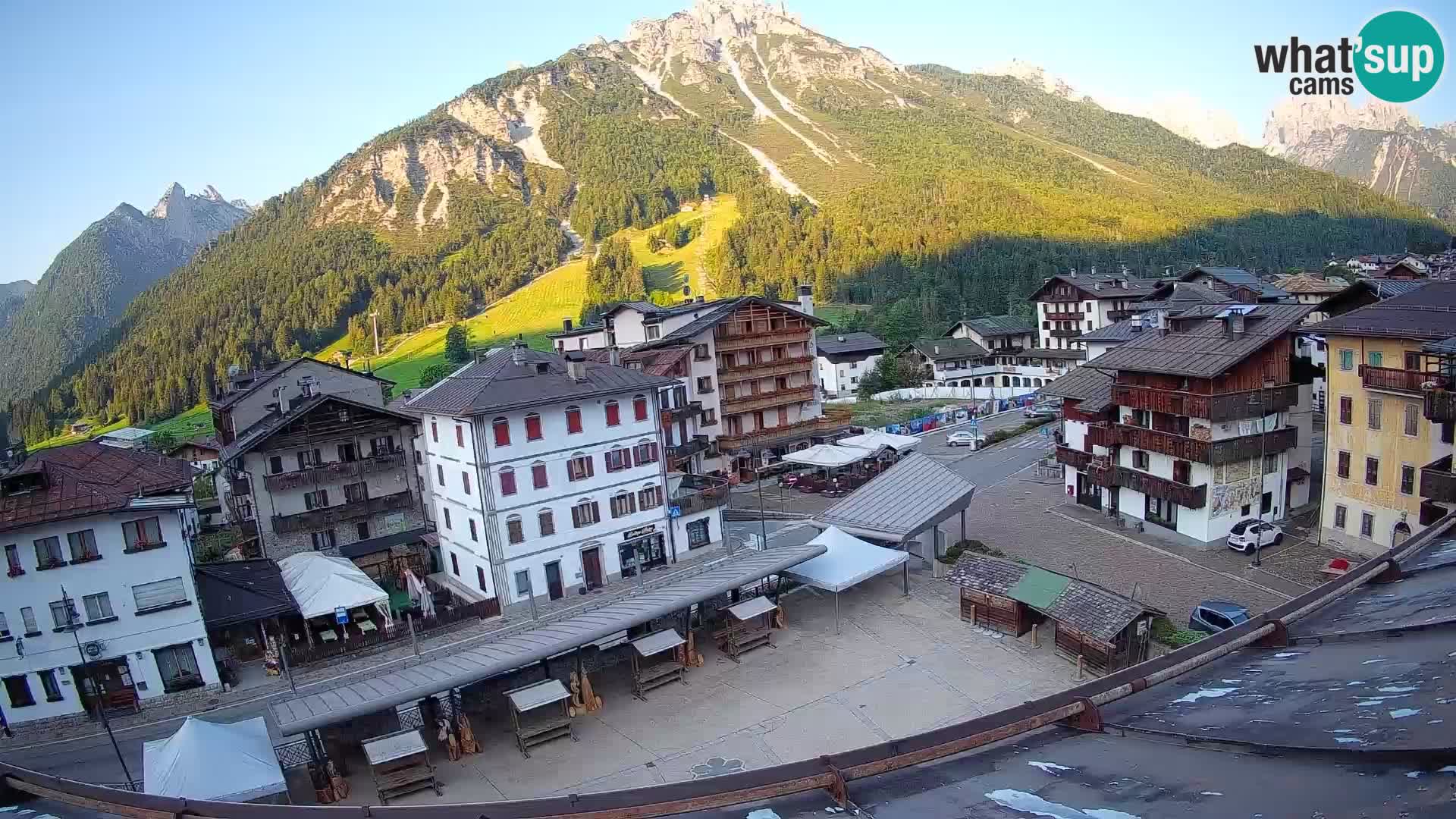 Plaza principal de Forni di Sopra