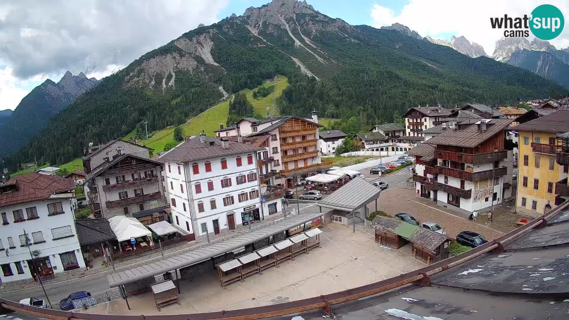 Piazza centrale di Forni di Sopra