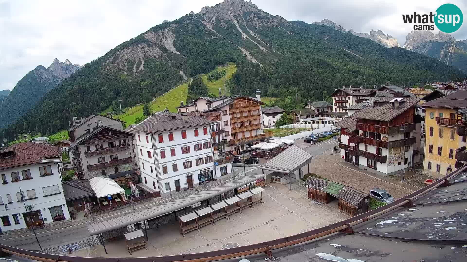 Plaza principal de Forni di Sopra