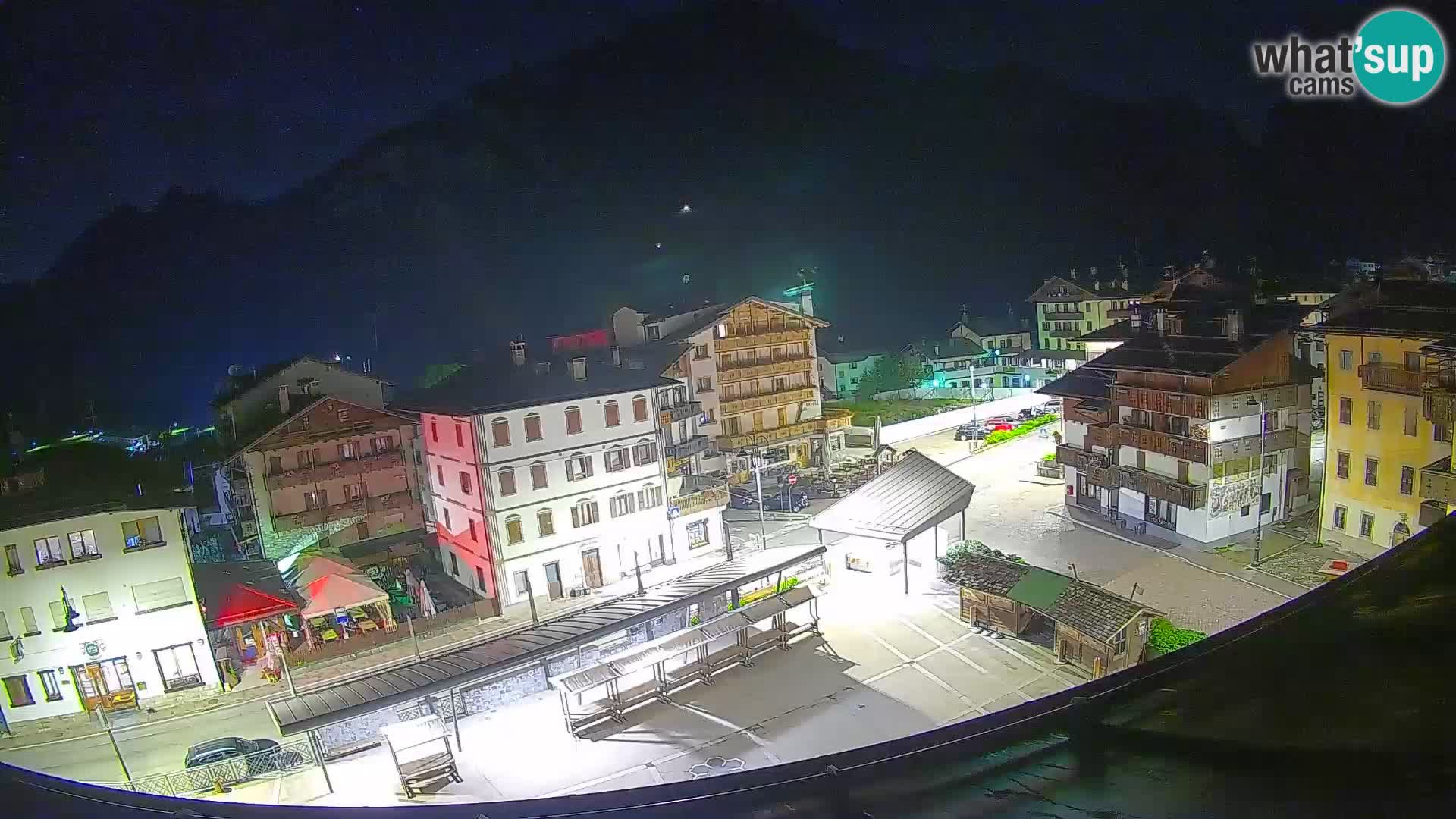 Piazza centrale di Forni di Sopra