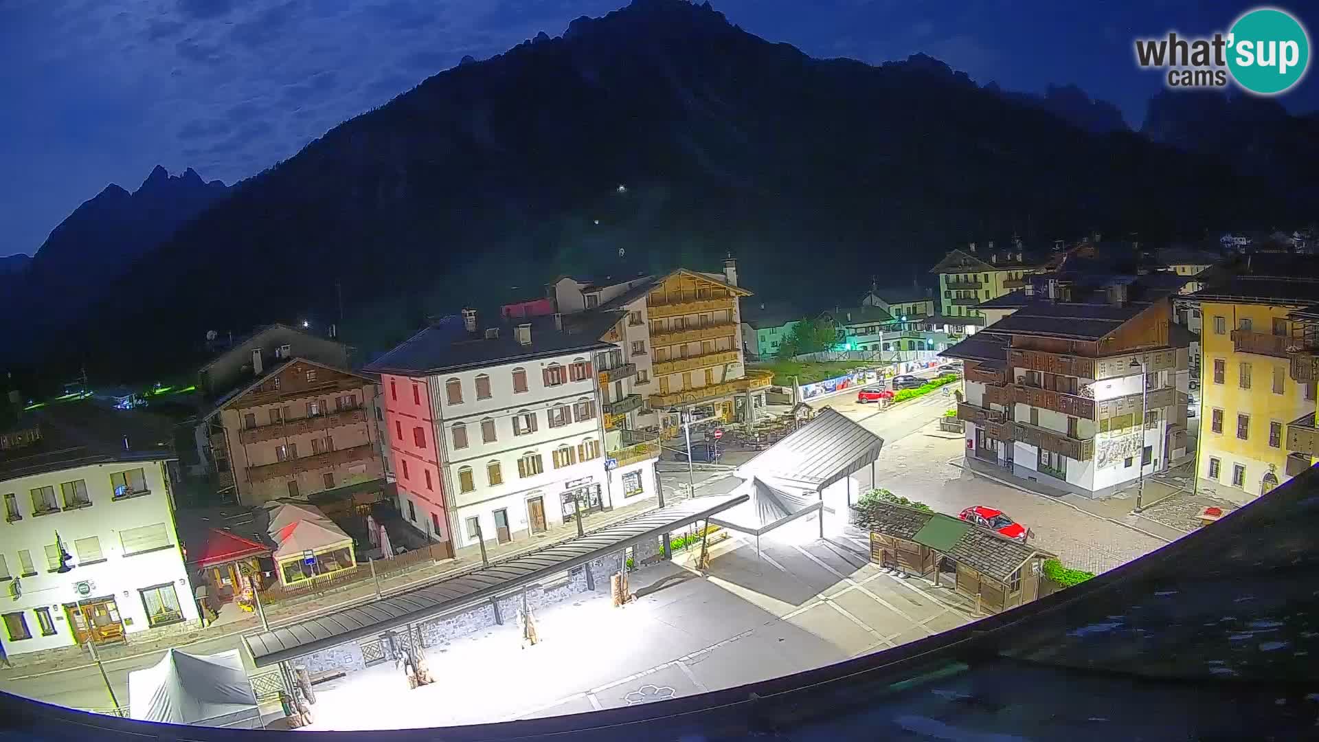 Piazza centrale di Forni di Sopra