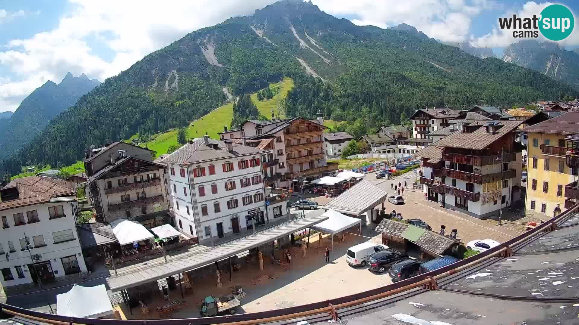Hauptplatz von Forni di Sopra