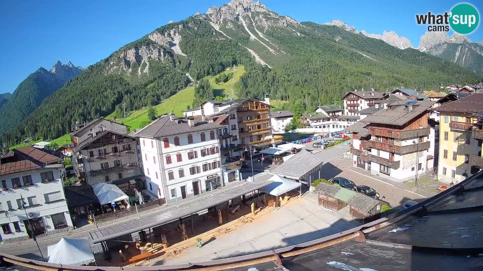 Piazza centrale di Forni di Sopra