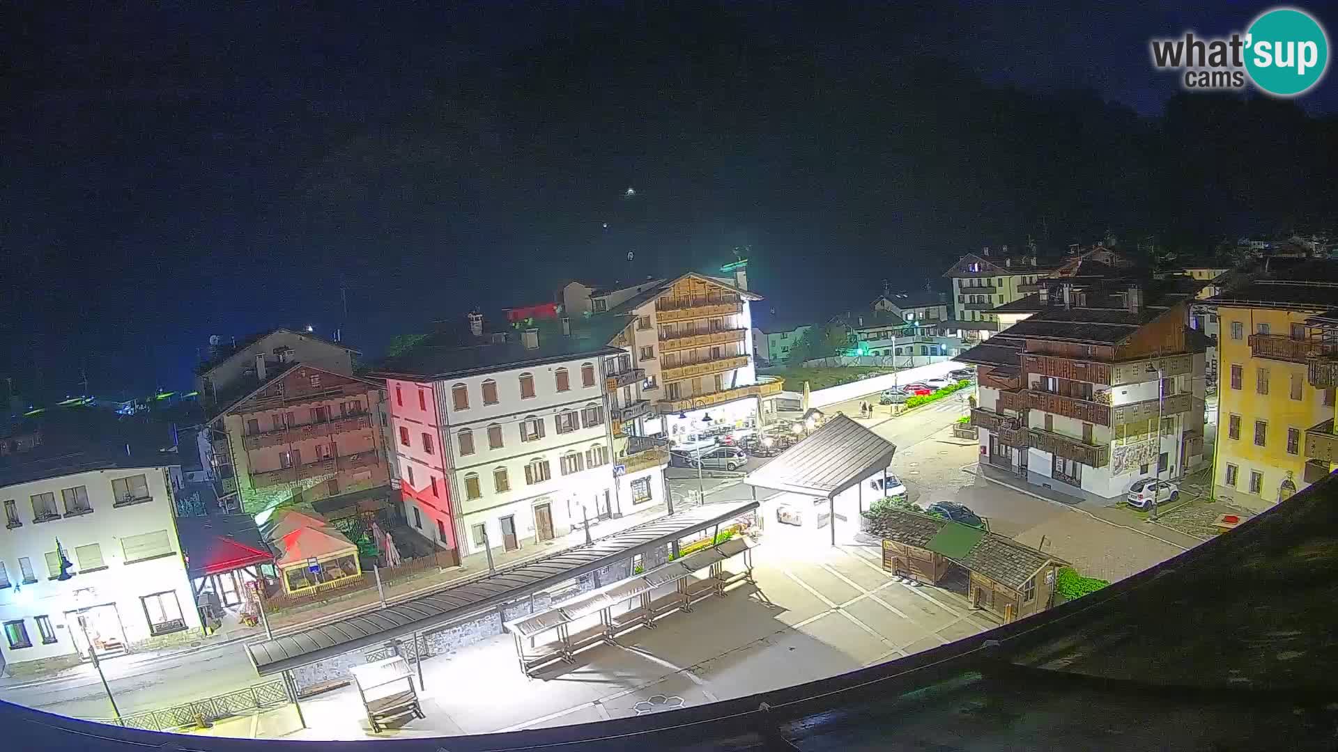 Piazza centrale di Forni di Sopra