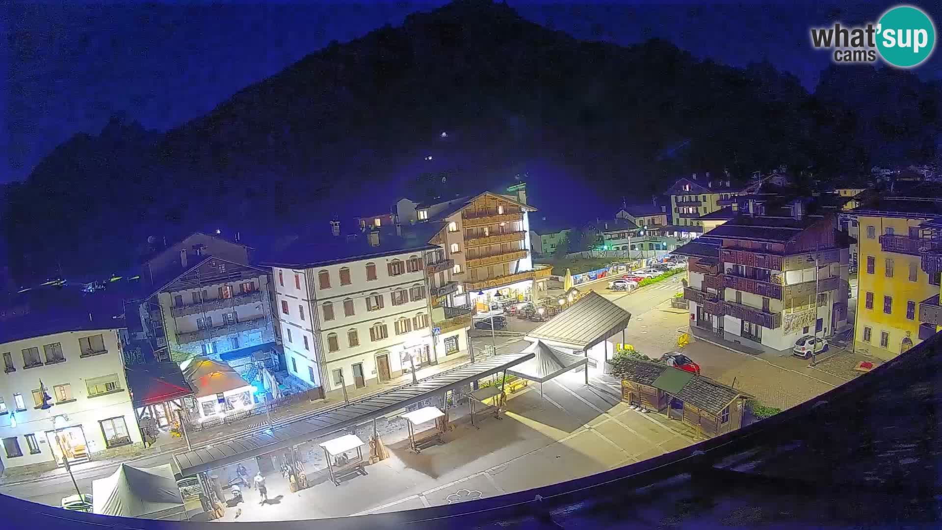 Piazza centrale di Forni di Sopra