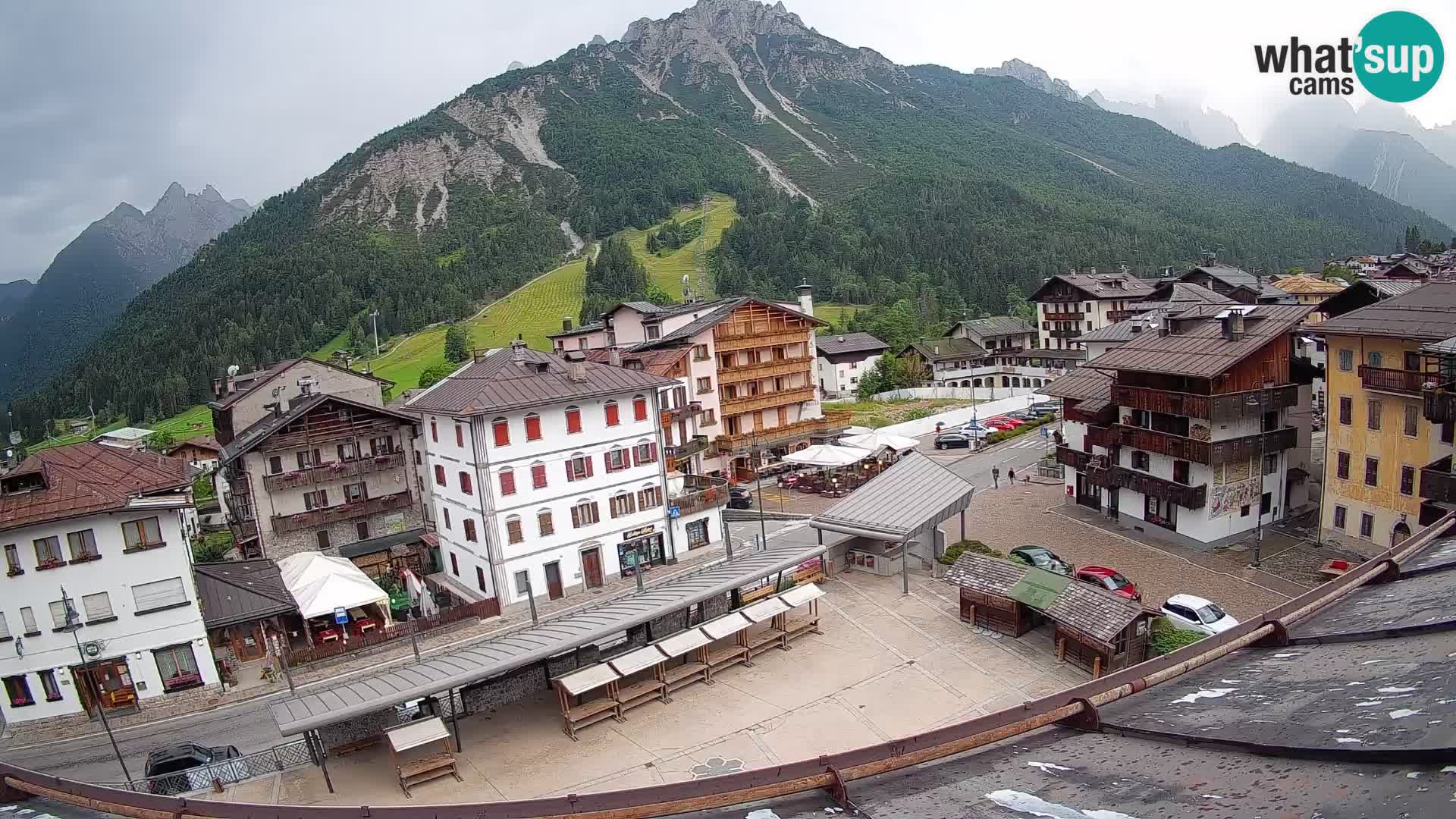 Plaza principal de Forni di Sopra