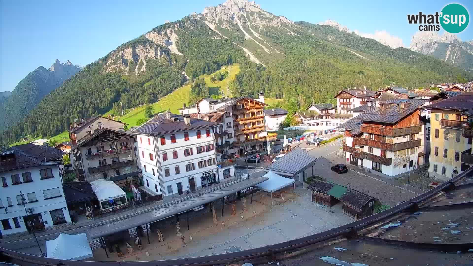 Piazza centrale di Forni di Sopra