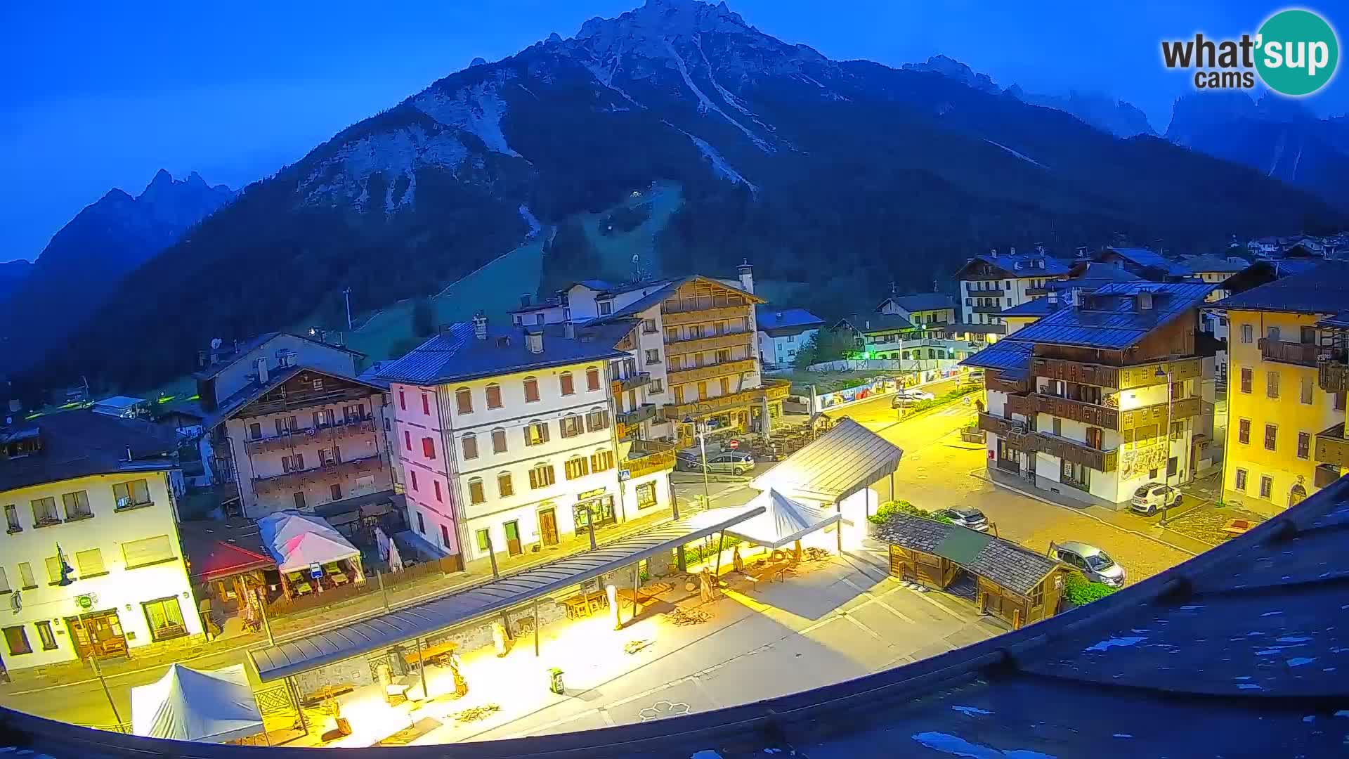 Piazza centrale di Forni di Sopra