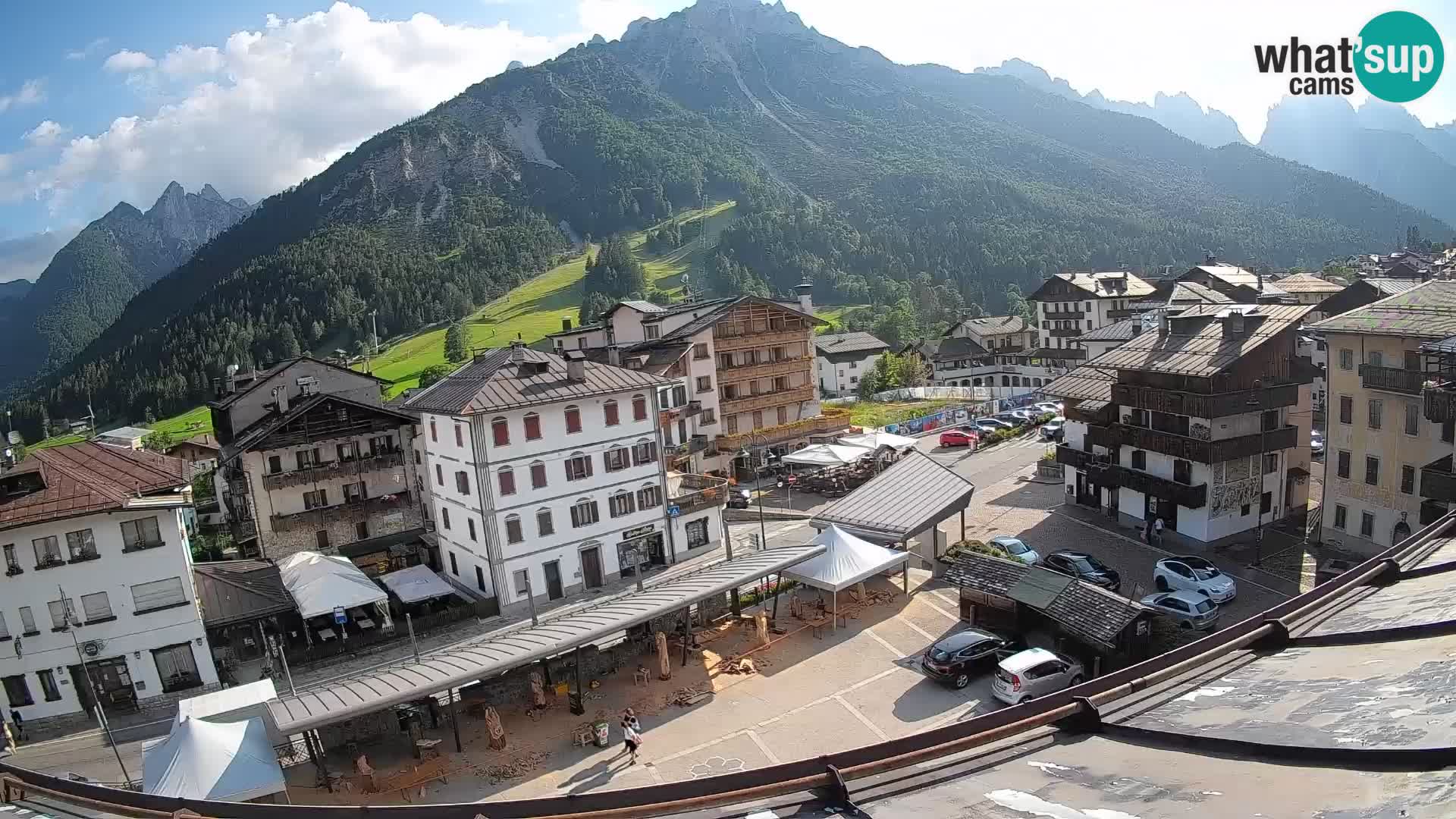 Piazza centrale di Forni di Sopra