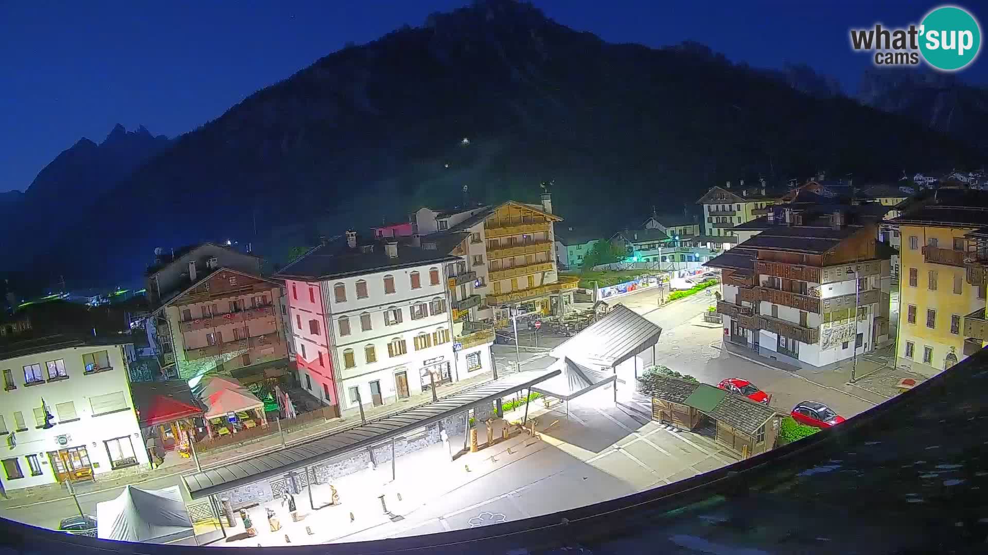 Plaza principal de Forni di Sopra