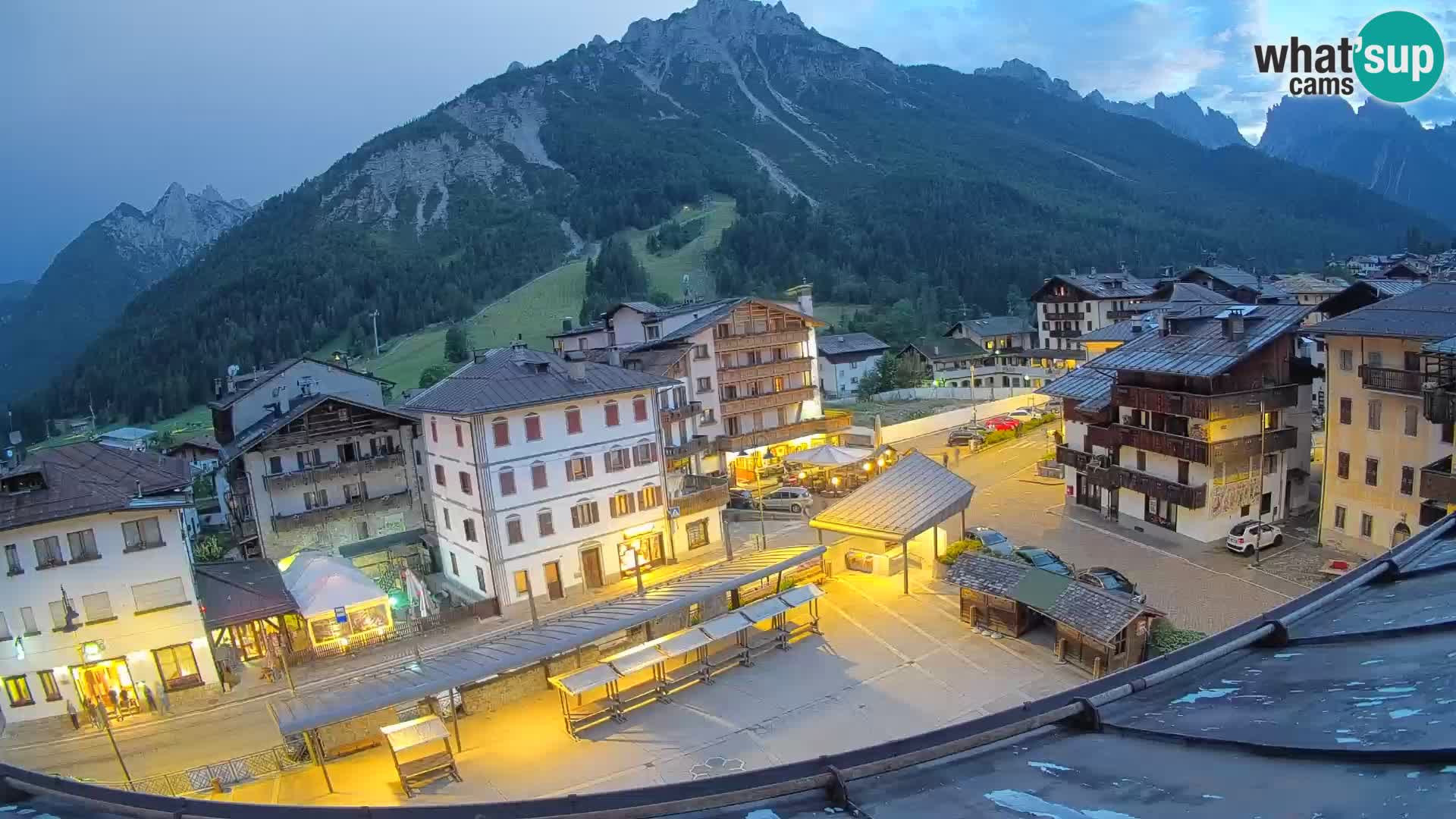 Piazza centrale di Forni di Sopra
