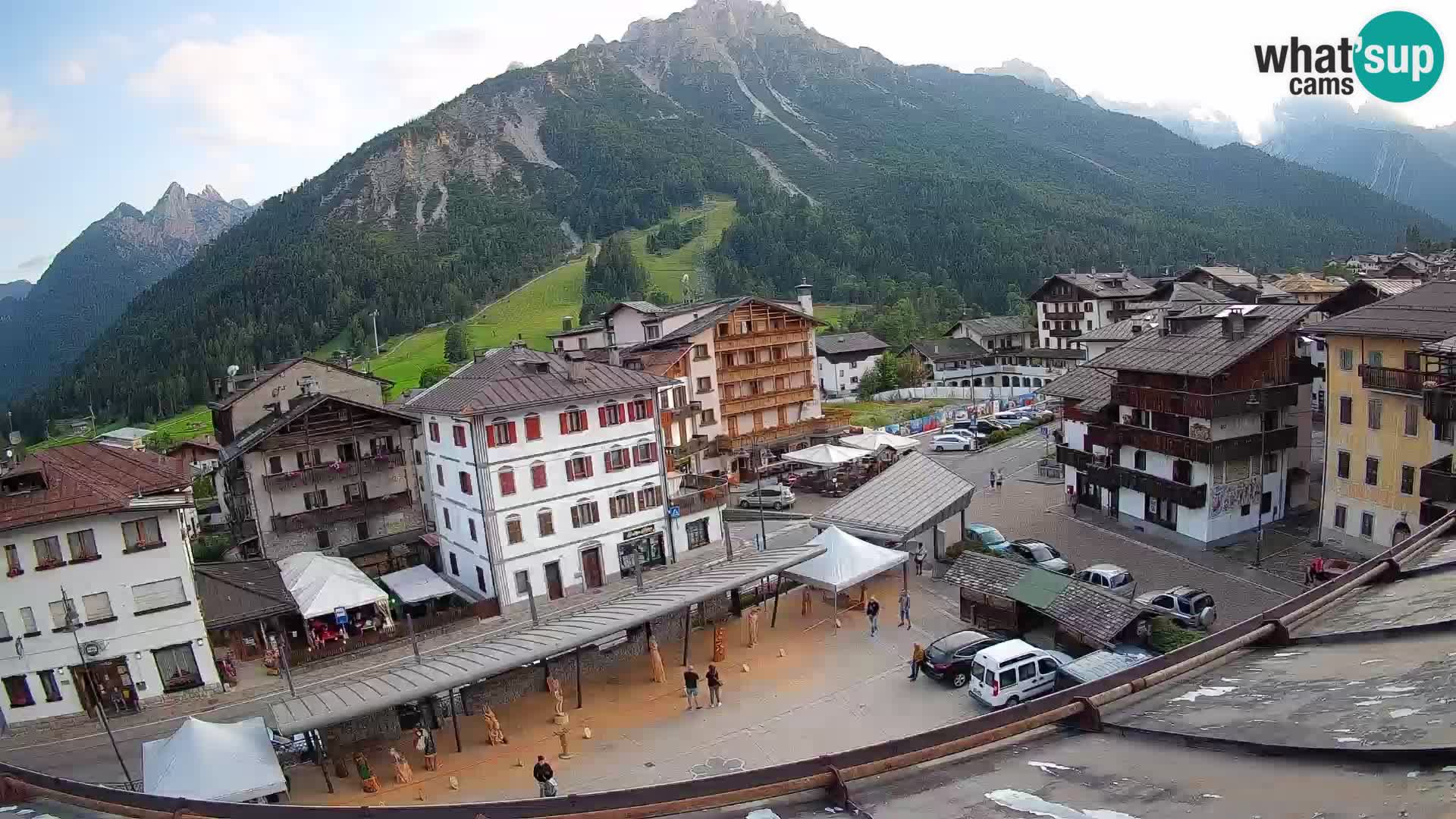 Plaza principal de Forni di Sopra