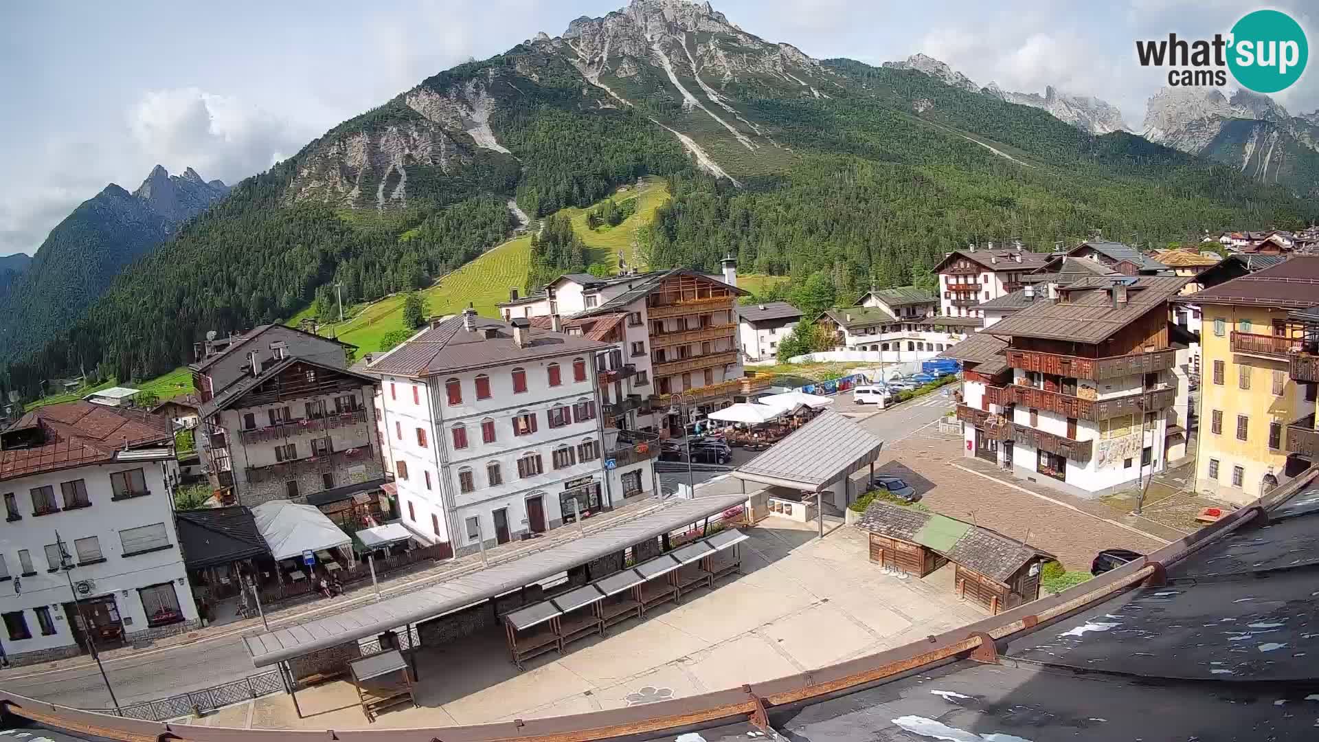 Piazza centrale di Forni di Sopra