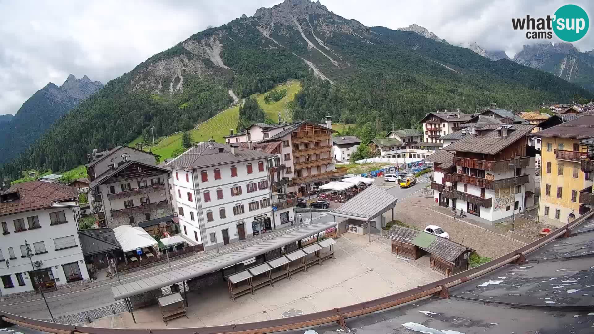 Plaza principal de Forni di Sopra
