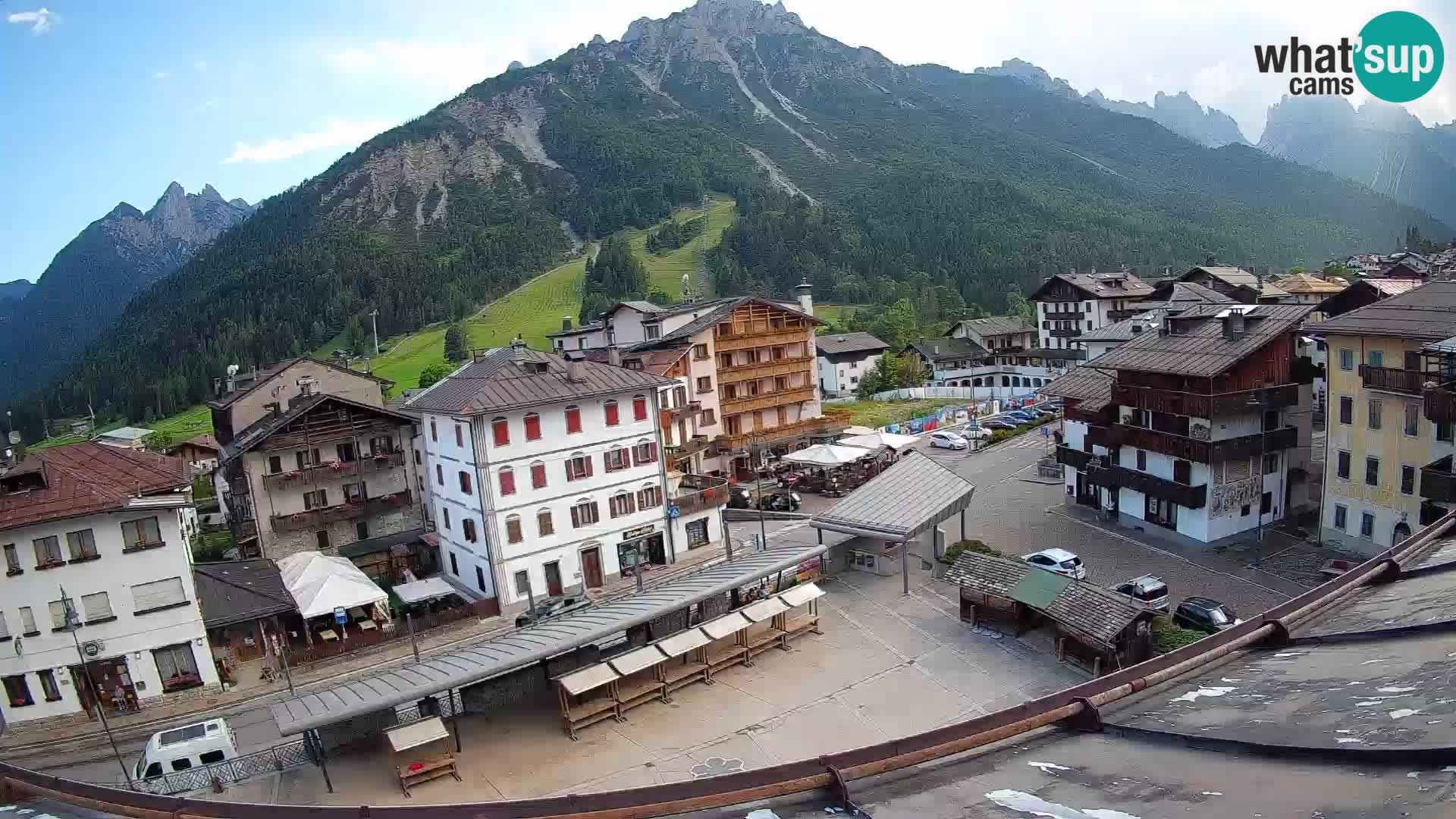 Piazza centrale di Forni di Sopra