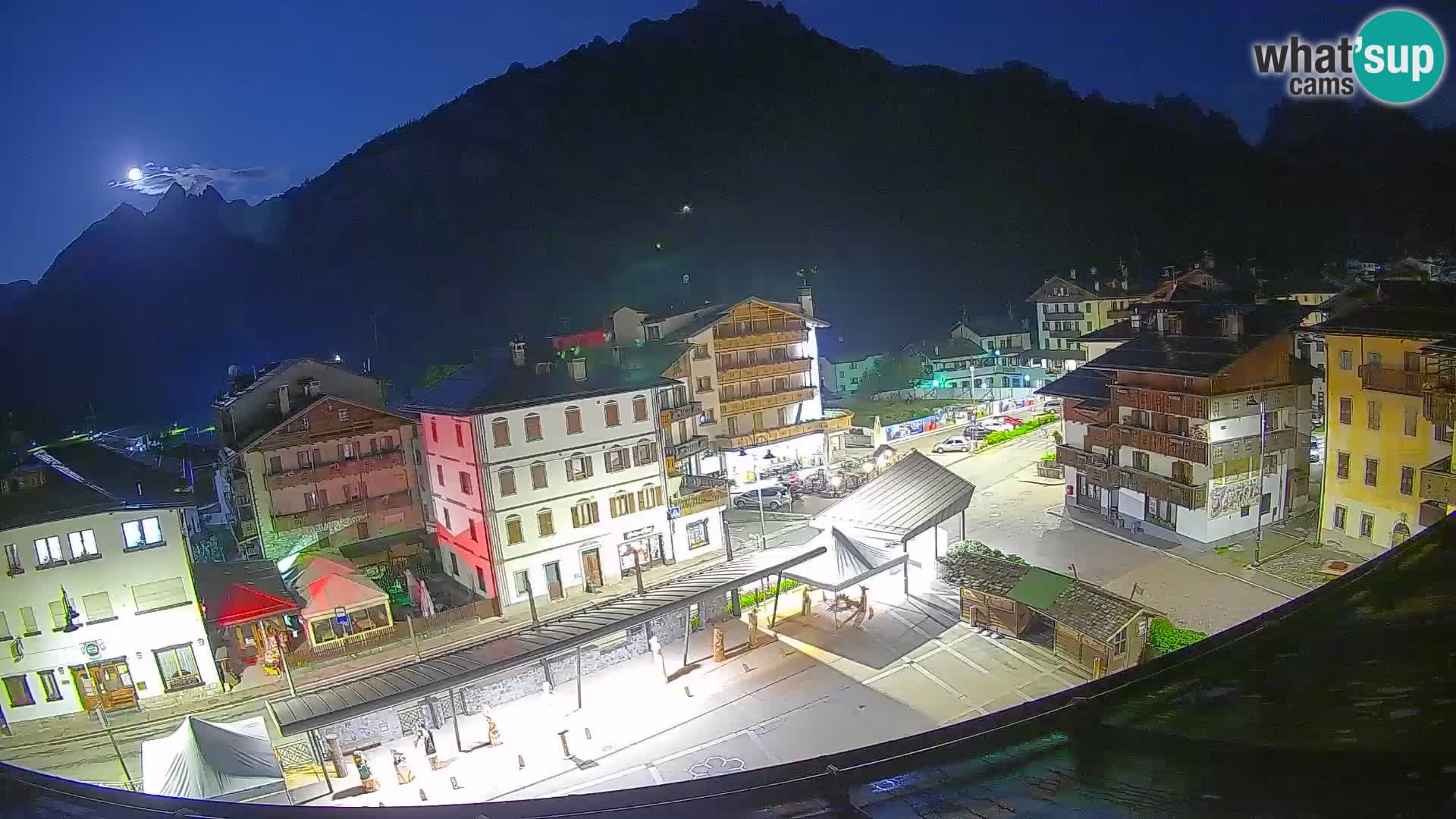 Piazza centrale di Forni di Sopra