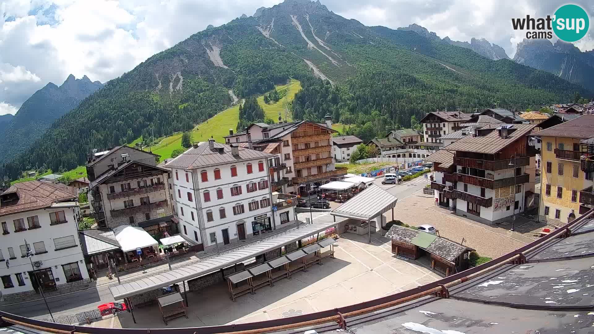Plaza principal de Forni di Sopra
