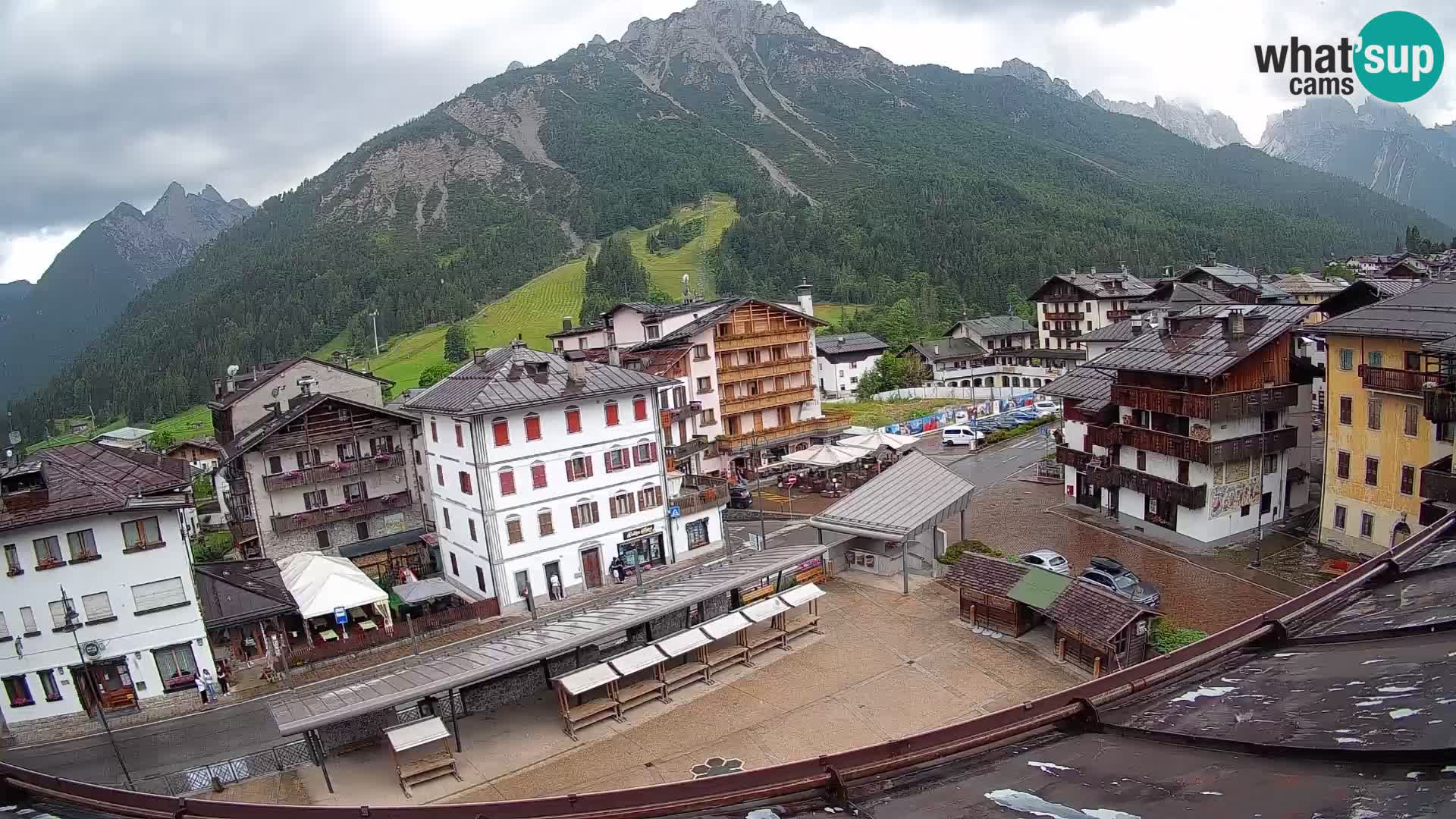 Piazza centrale di Forni di Sopra
