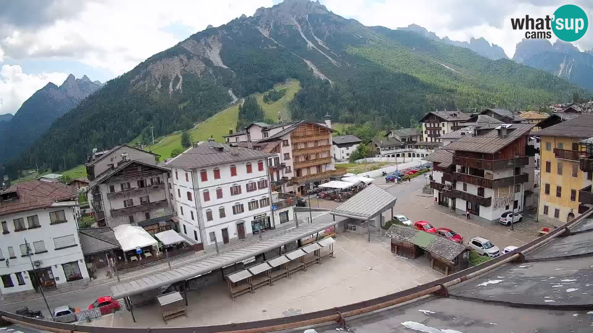 Plaza principal de Forni di Sopra