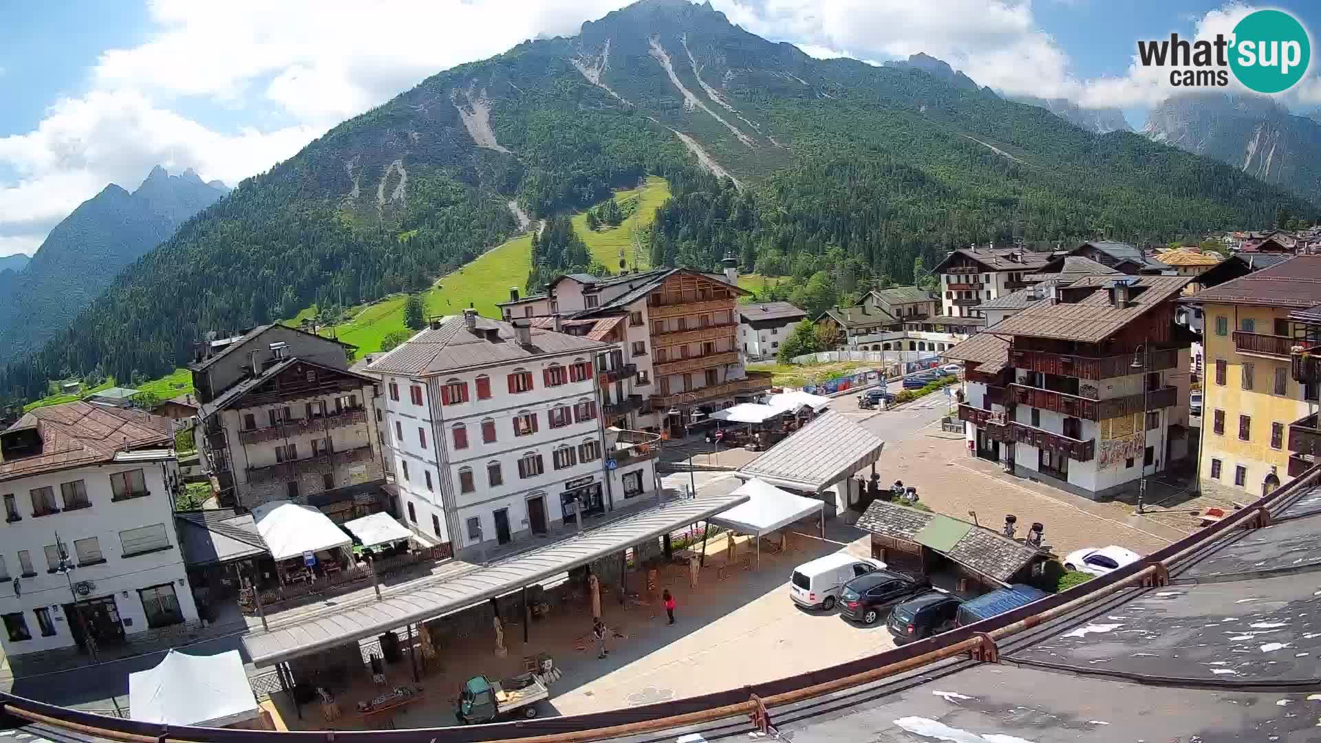 Hauptplatz von Forni di Sopra