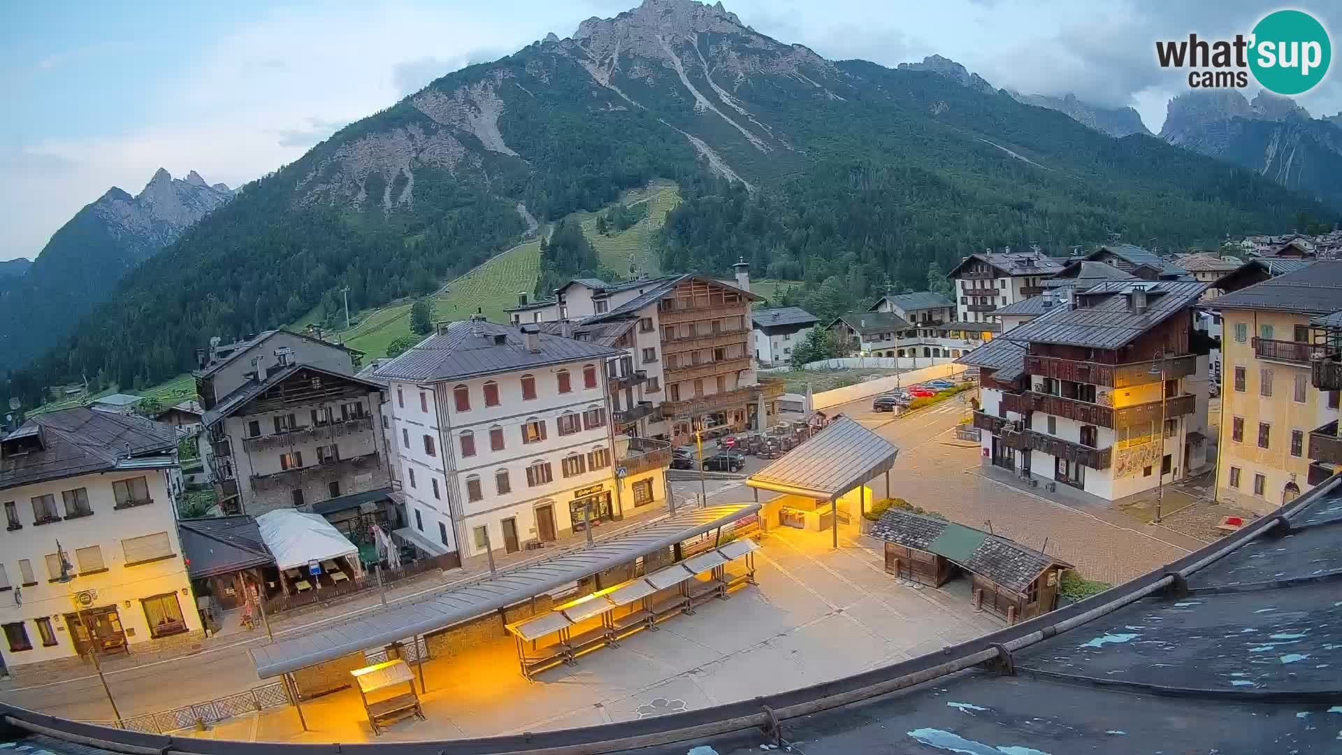 Piazza centrale di Forni di Sopra