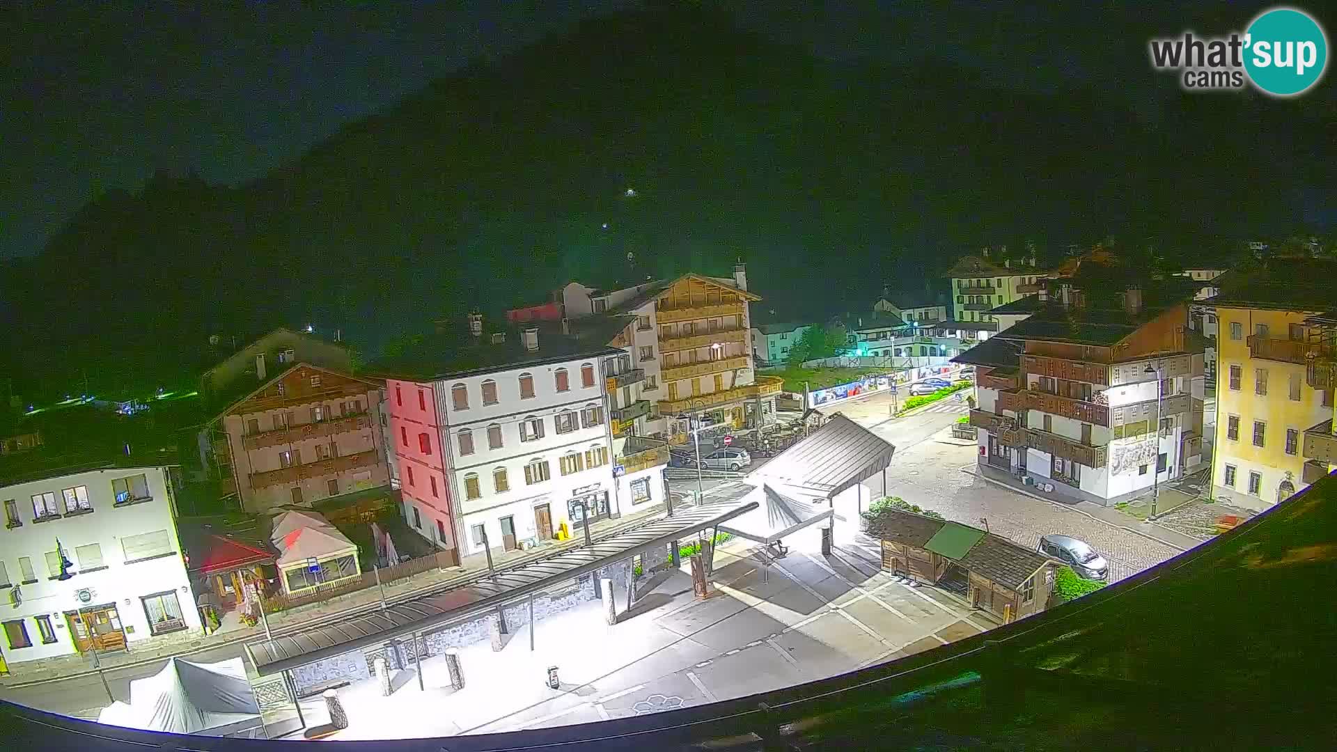 Piazza centrale di Forni di Sopra