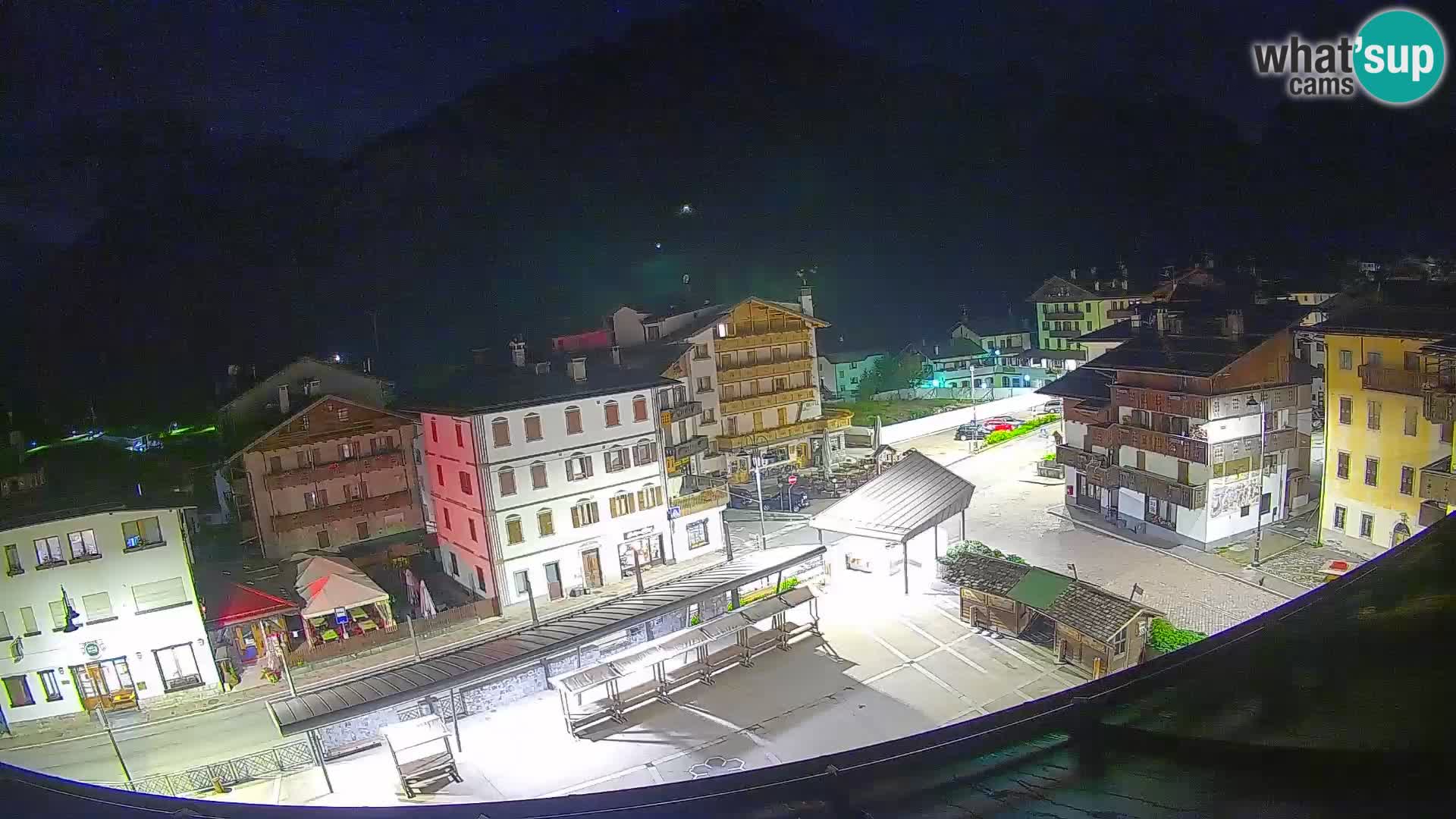 Piazza centrale di Forni di Sopra