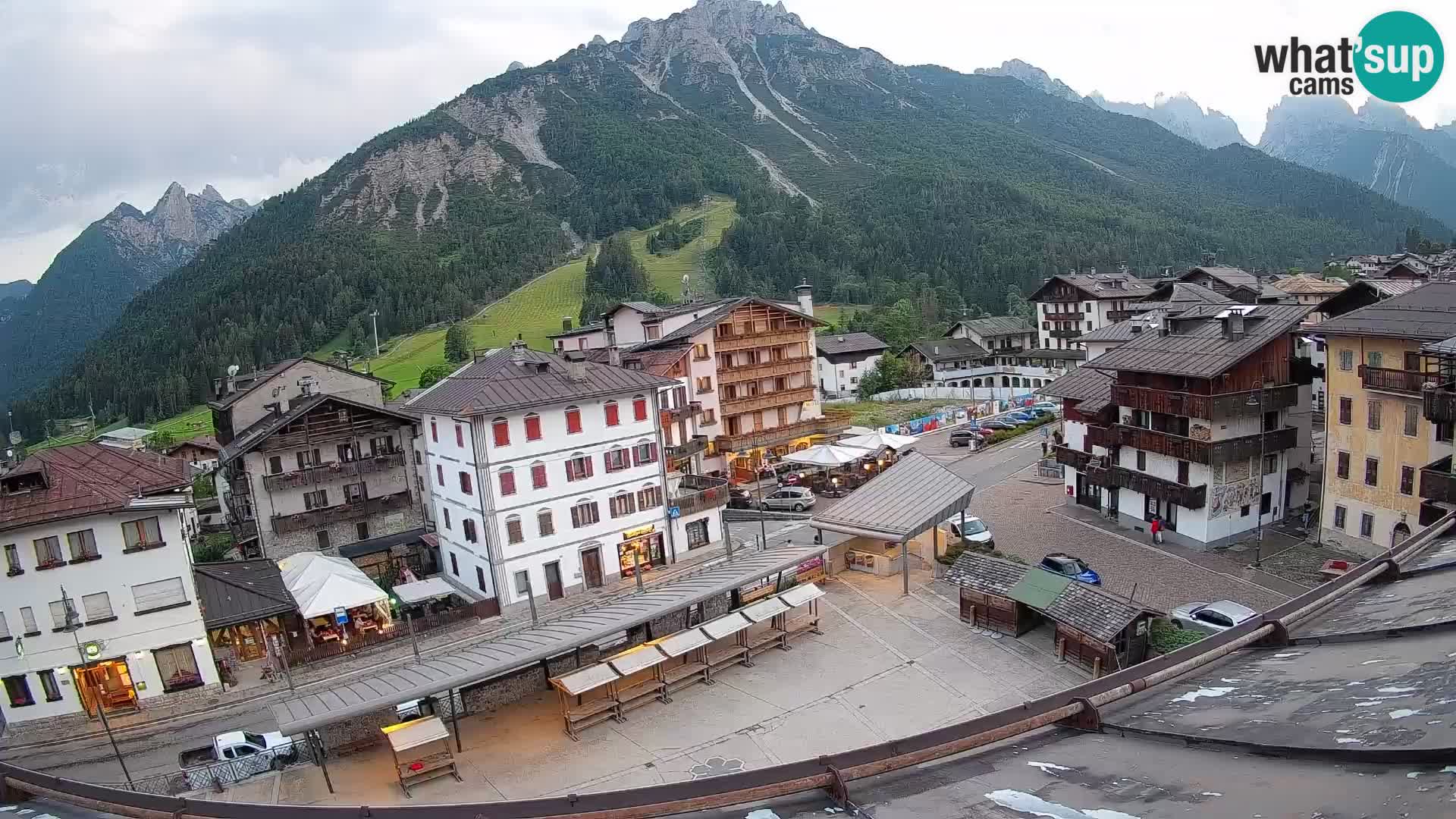 Piazza centrale di Forni di Sopra