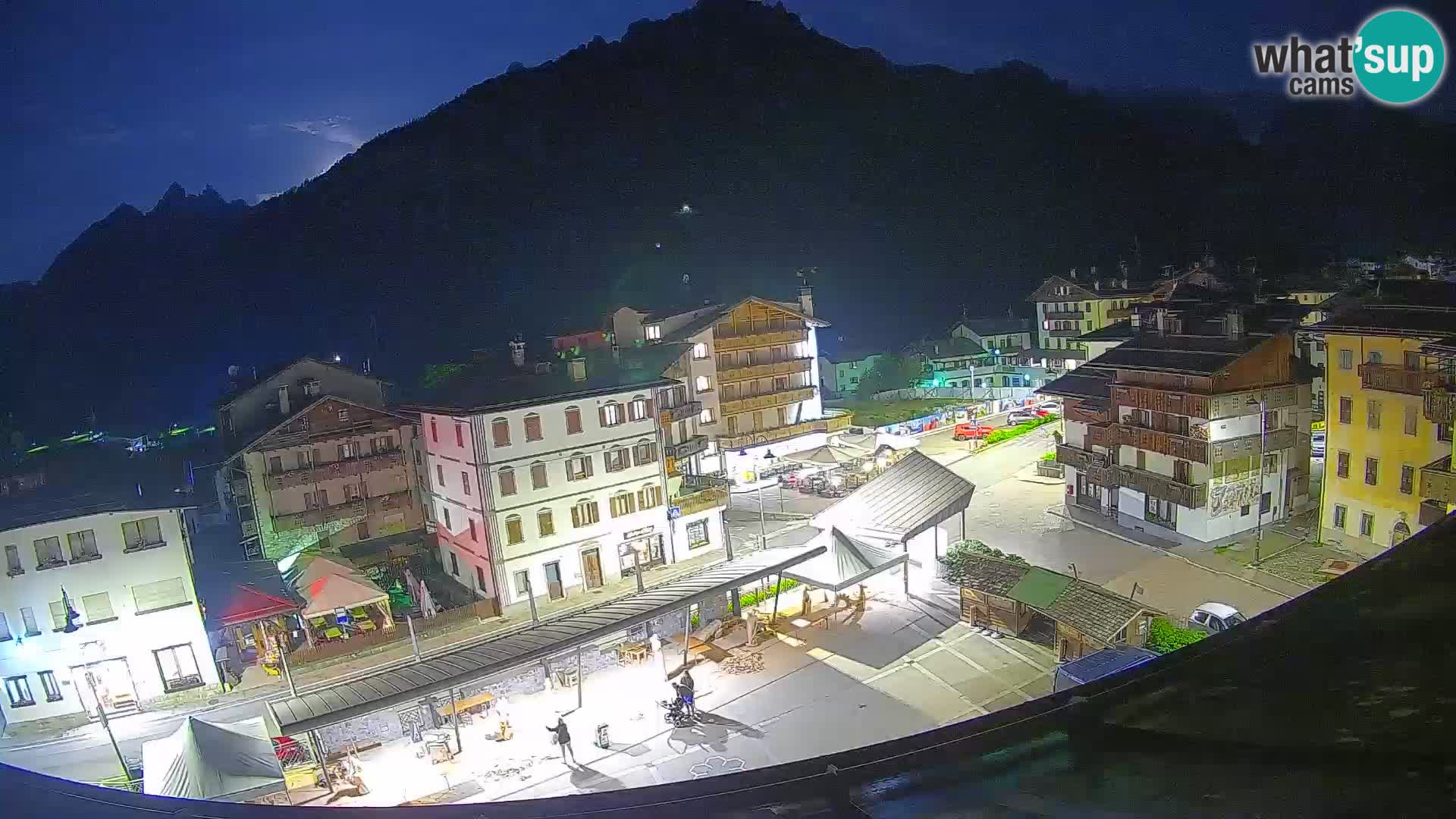 Plaza principal de Forni di Sopra