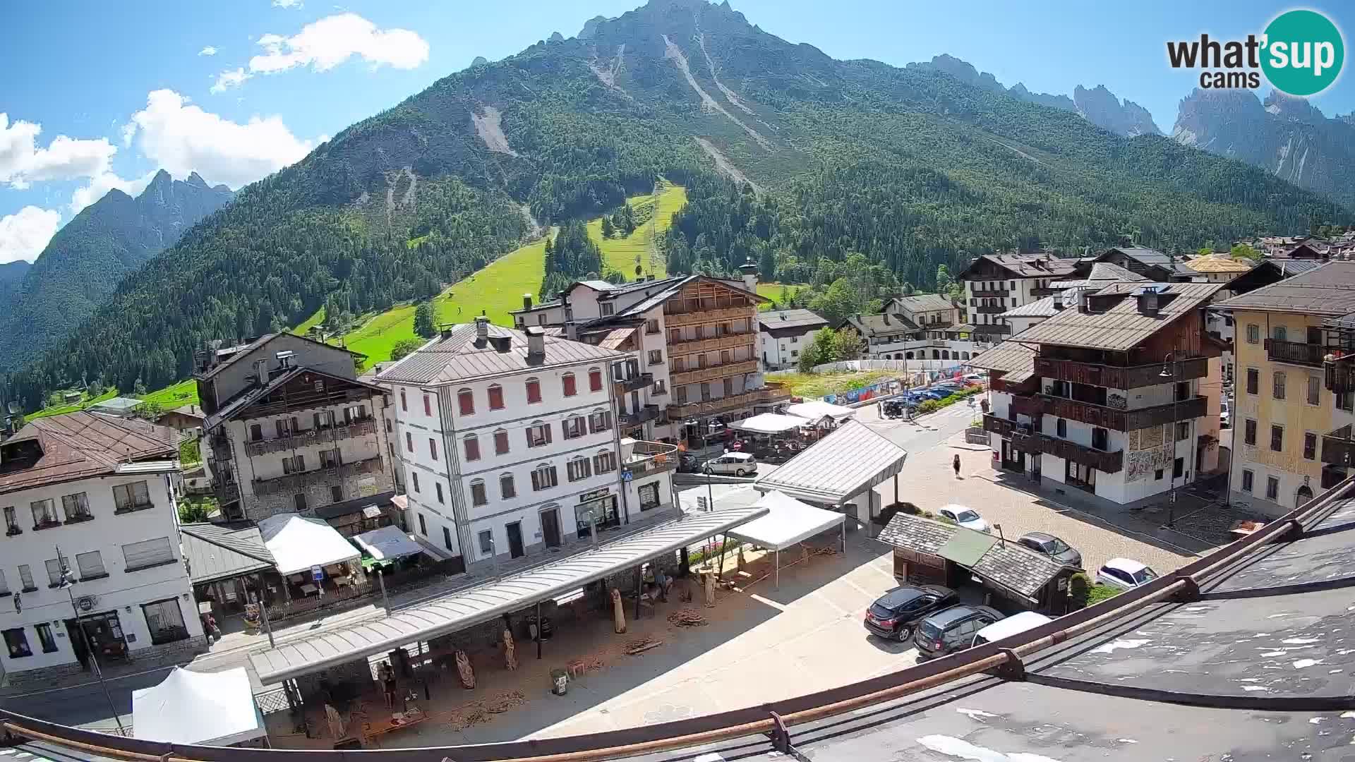 Hauptplatz von Forni di Sopra