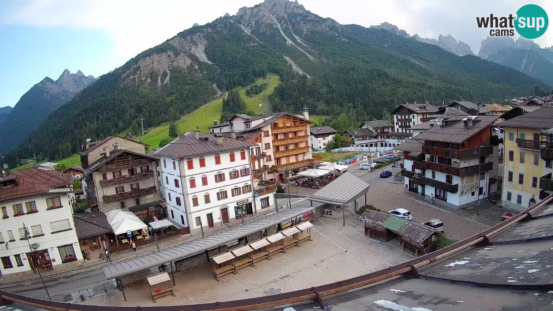 Piazza centrale di Forni di Sopra