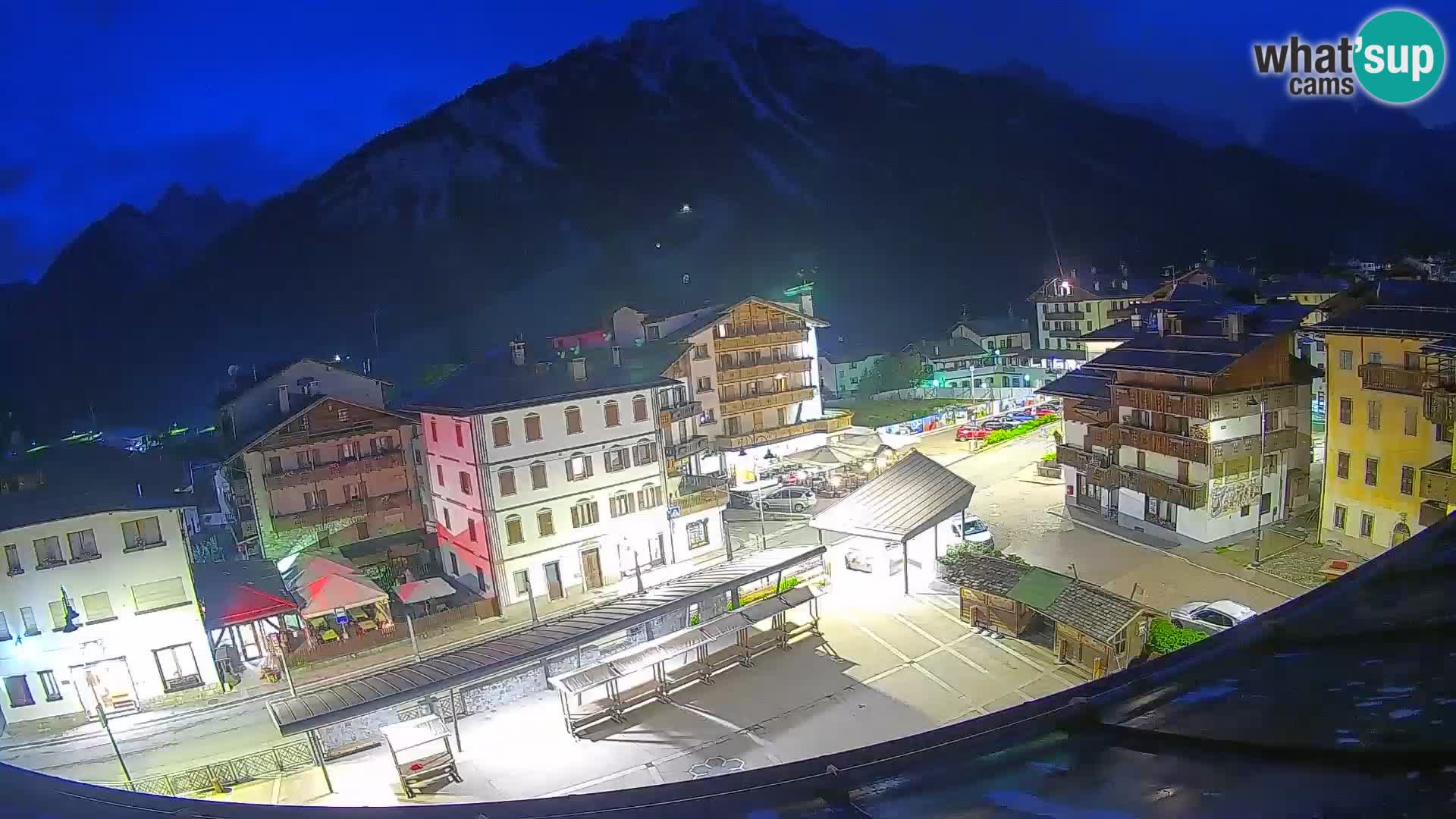 Piazza centrale di Forni di Sopra