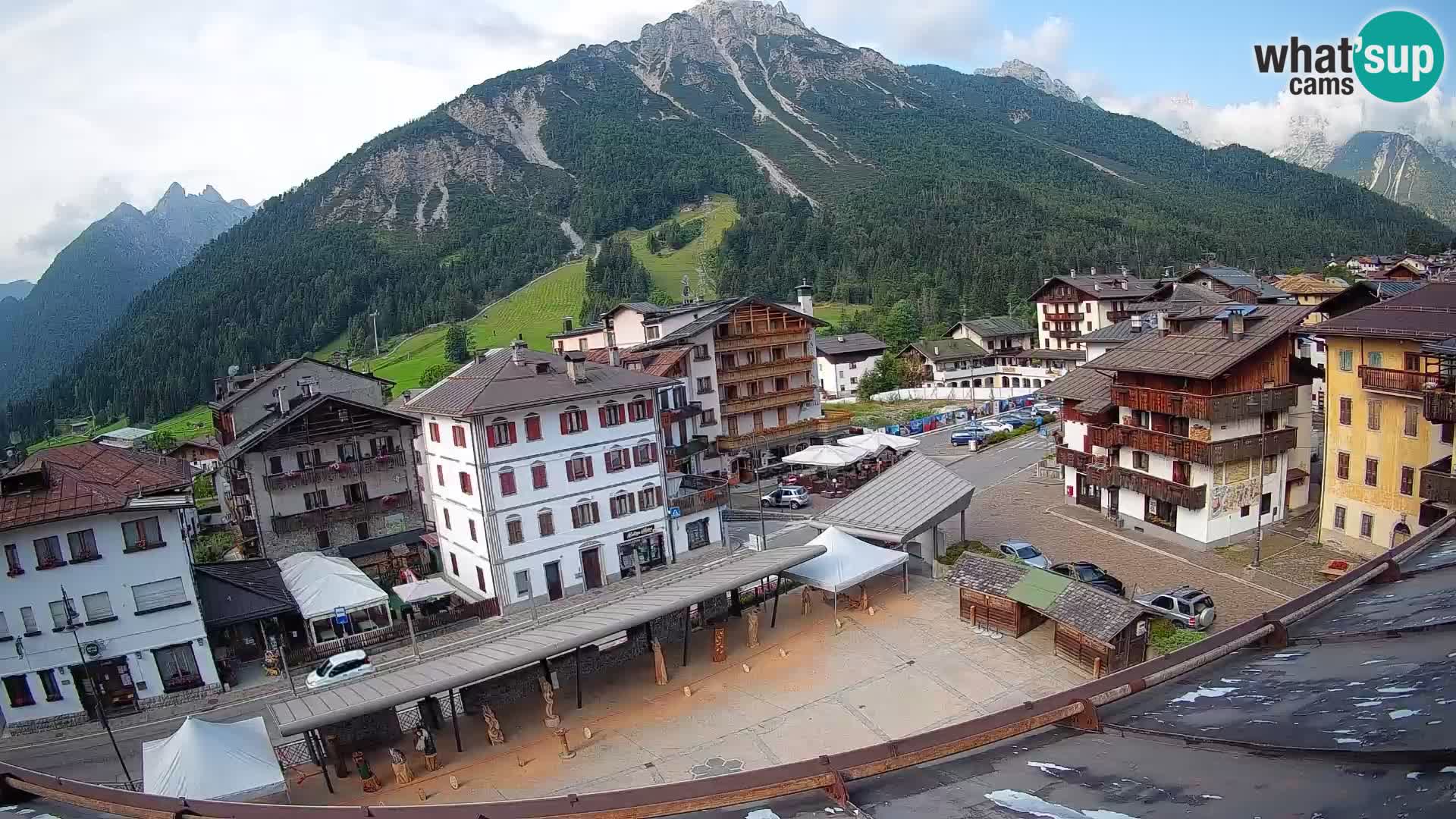 Piazza centrale di Forni di Sopra