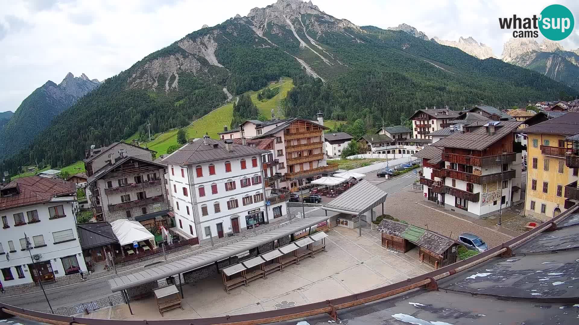 Piazza centrale di Forni di Sopra