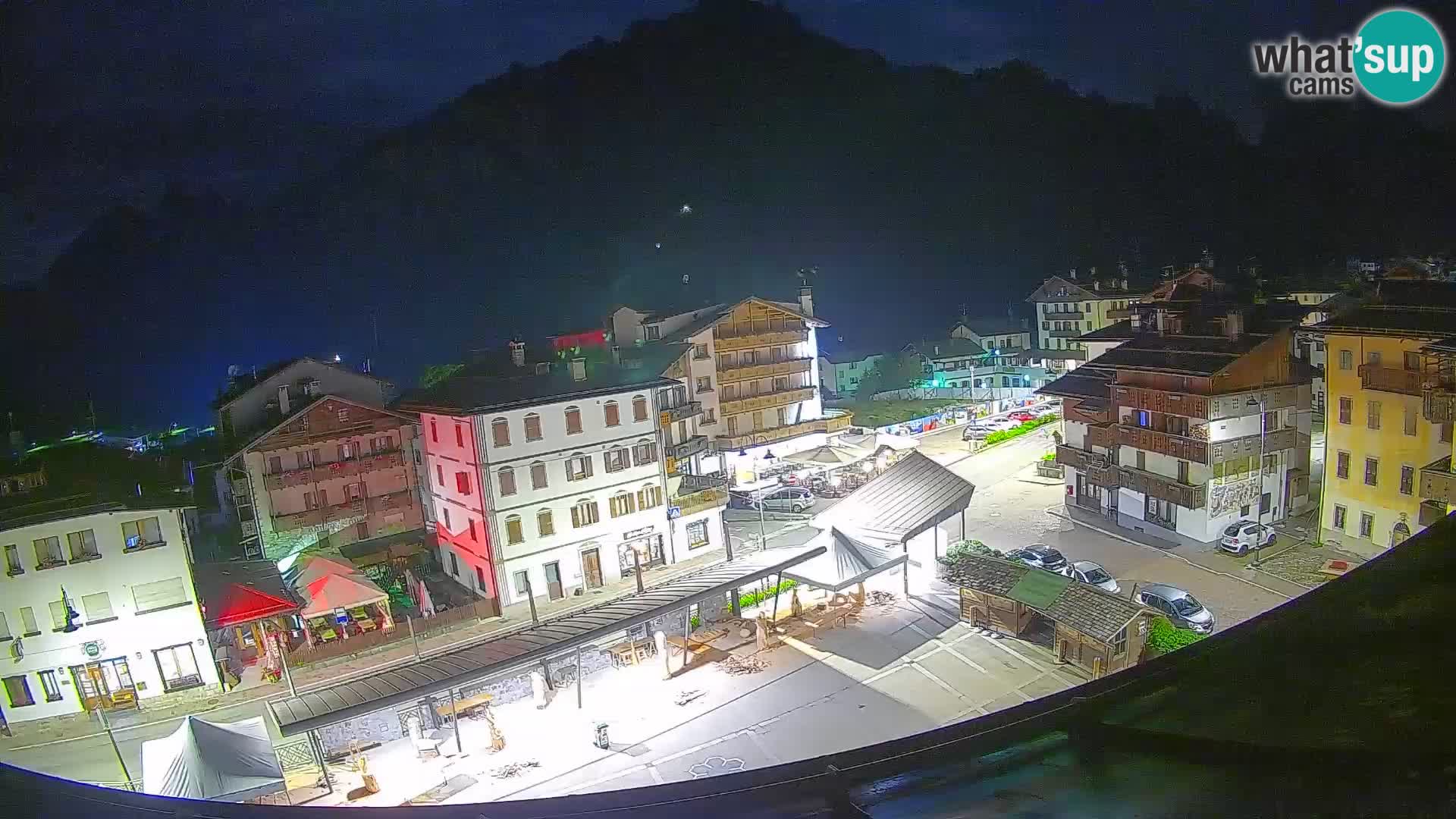 Plaza principal de Forni di Sopra