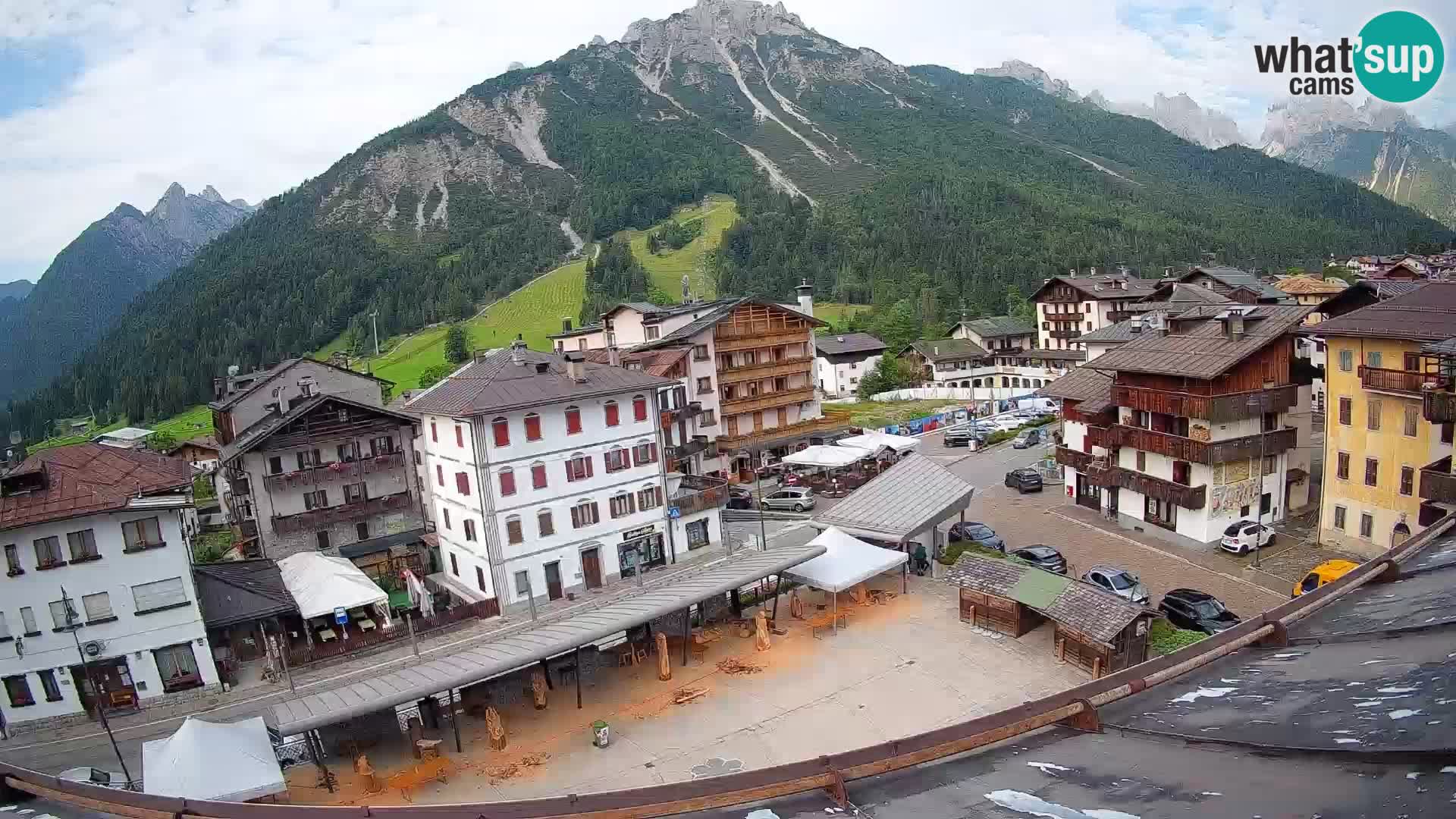 Piazza centrale di Forni di Sopra