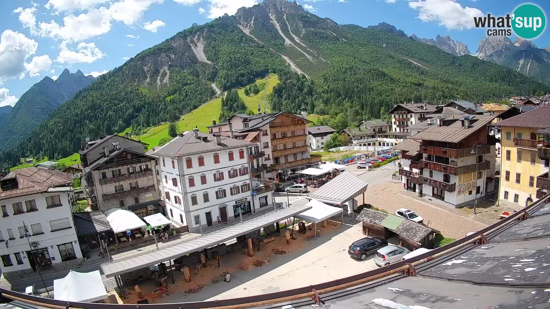 Hauptplatz von Forni di Sopra