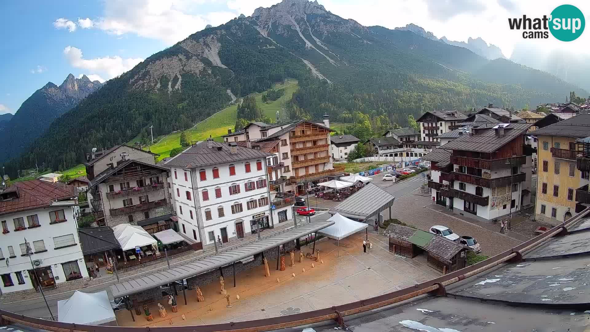 Plaza principal de Forni di Sopra