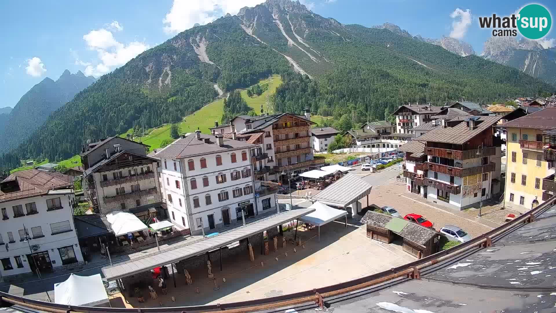 Hauptplatz von Forni di Sopra