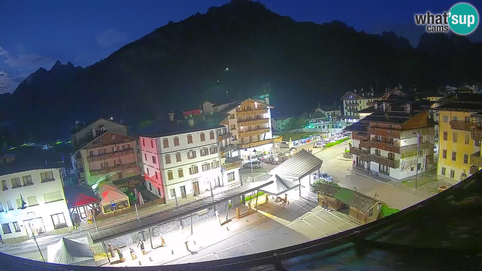 Plaza principal de Forni di Sopra