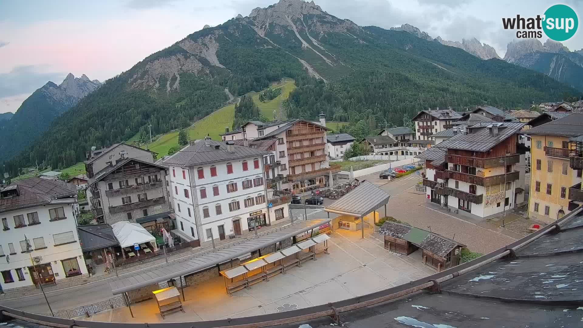 Plaza principal de Forni di Sopra