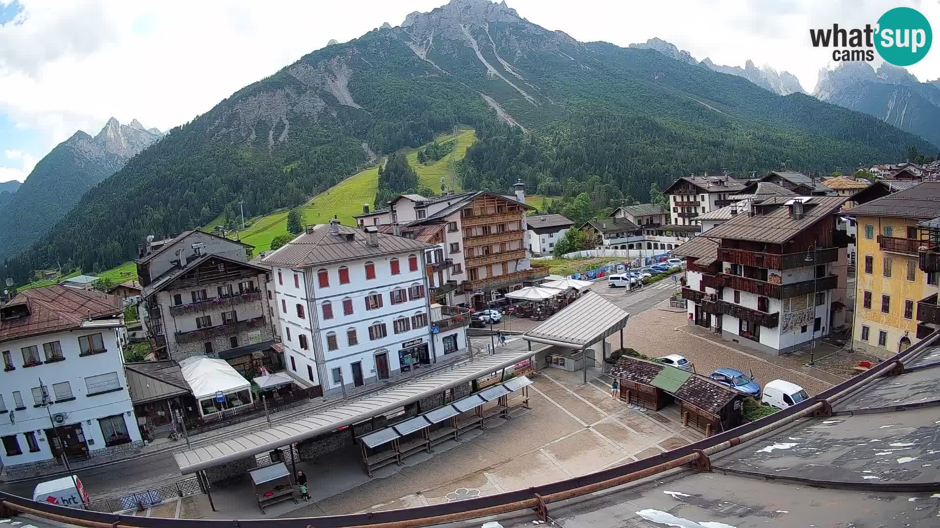 Plaza principal de Forni di Sopra