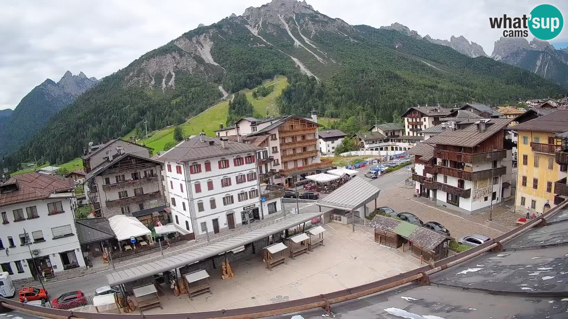 Piazza centrale di Forni di Sopra
