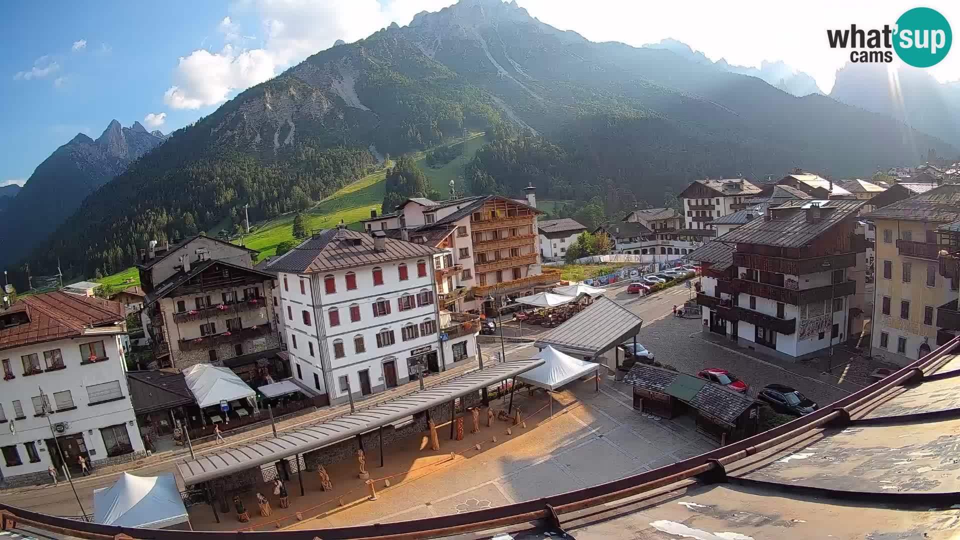 Piazza centrale di Forni di Sopra