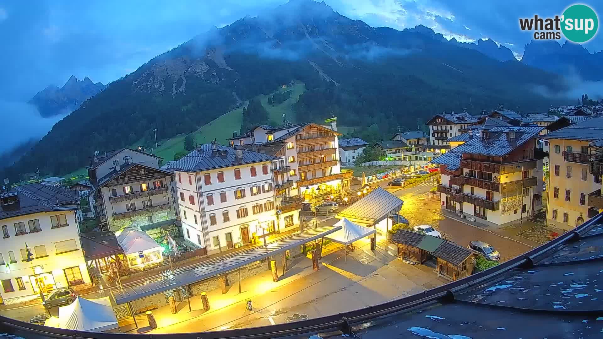Piazza centrale di Forni di Sopra